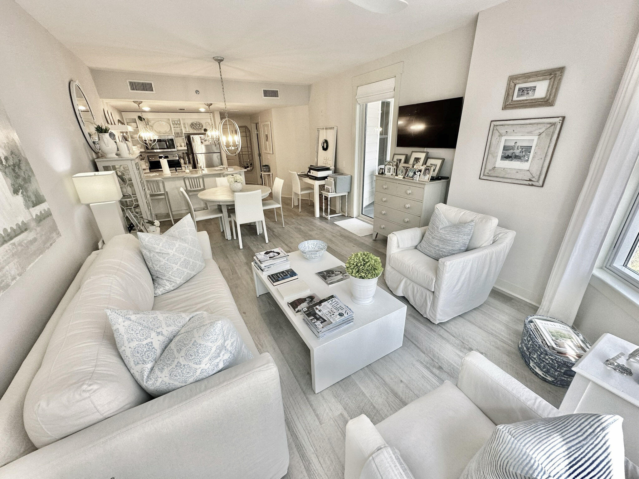 BAHIA CONDO - Residential