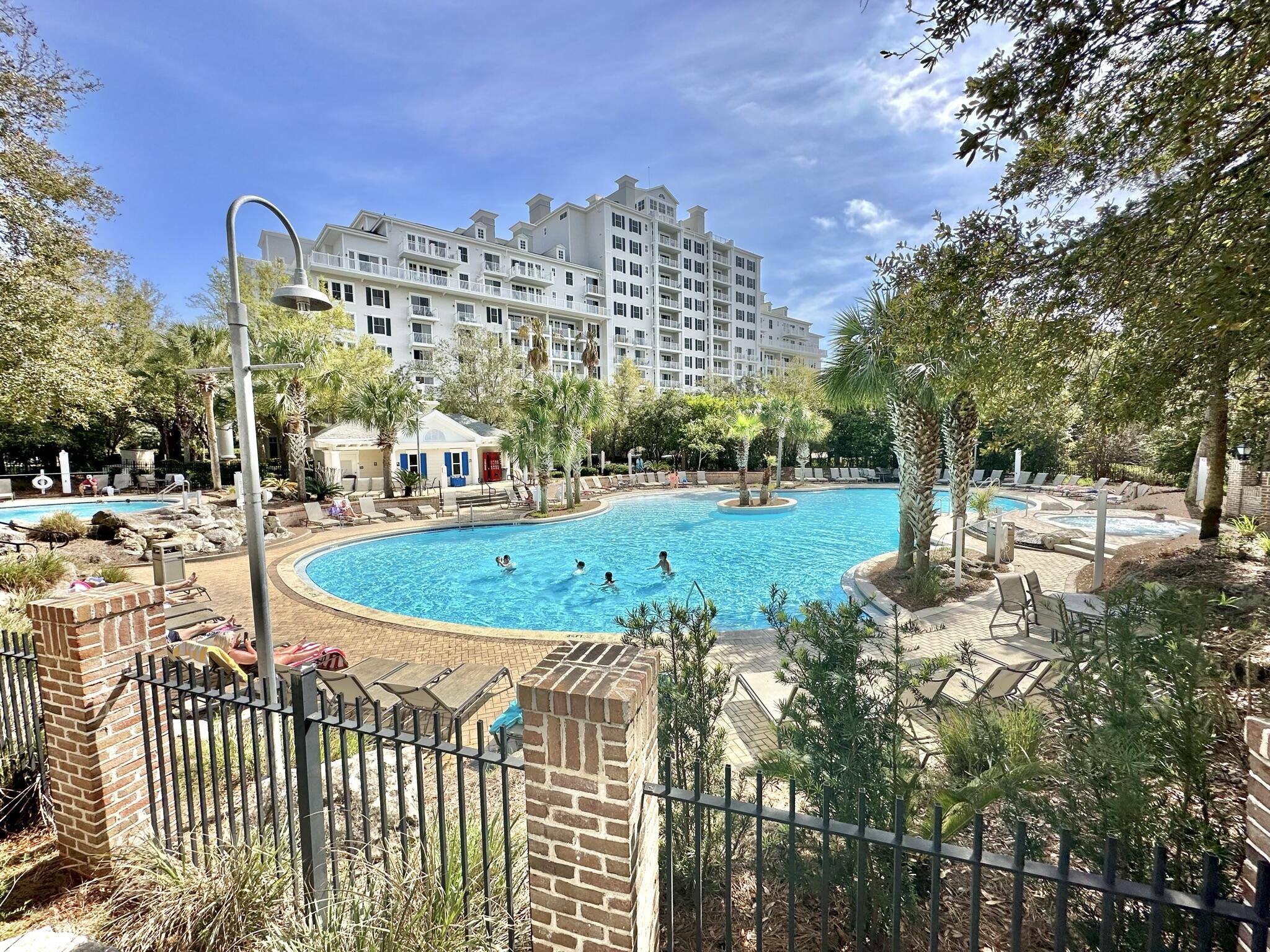 BAHIA CONDO - Residential