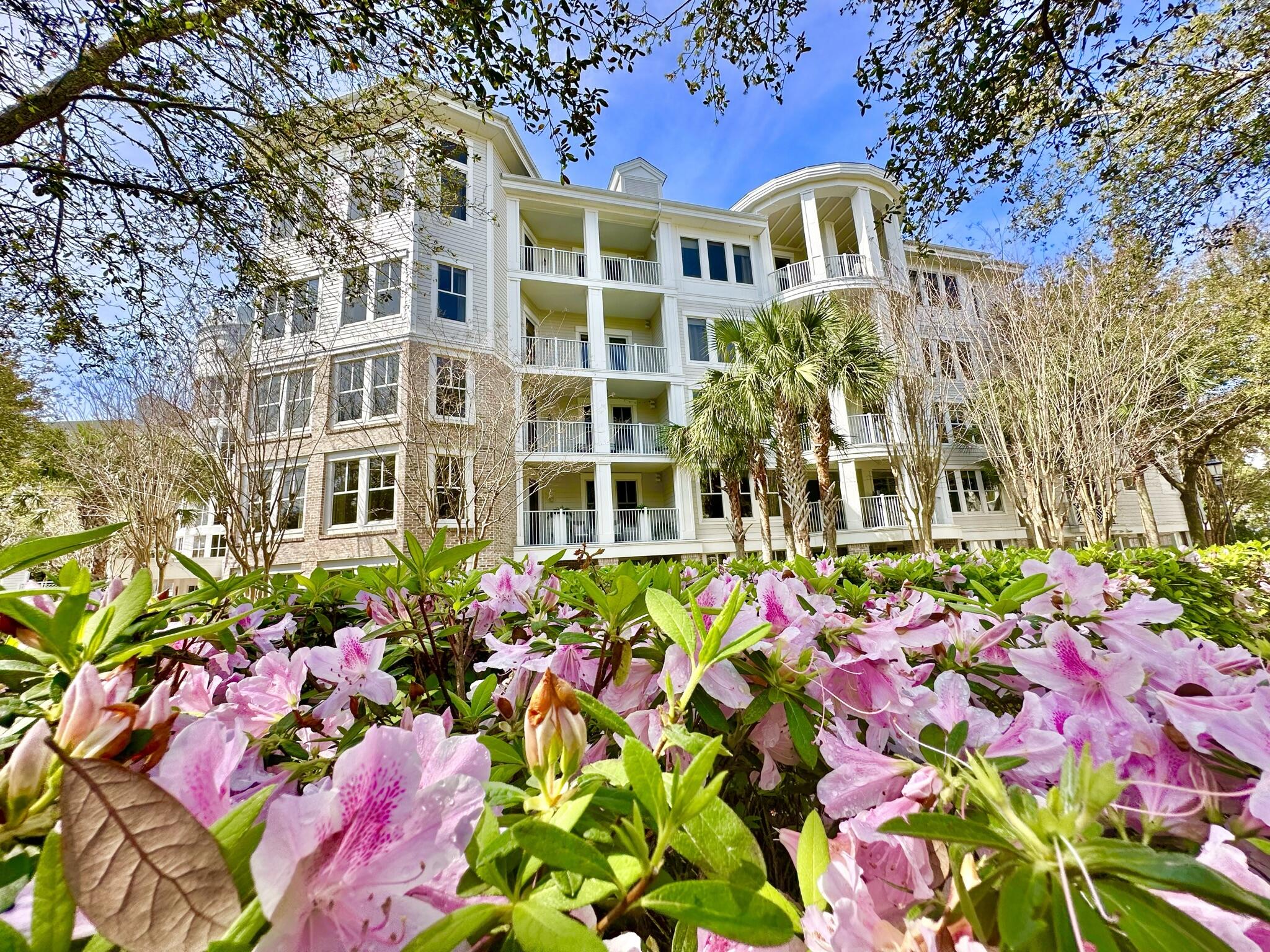 BAHIA CONDO - Residential