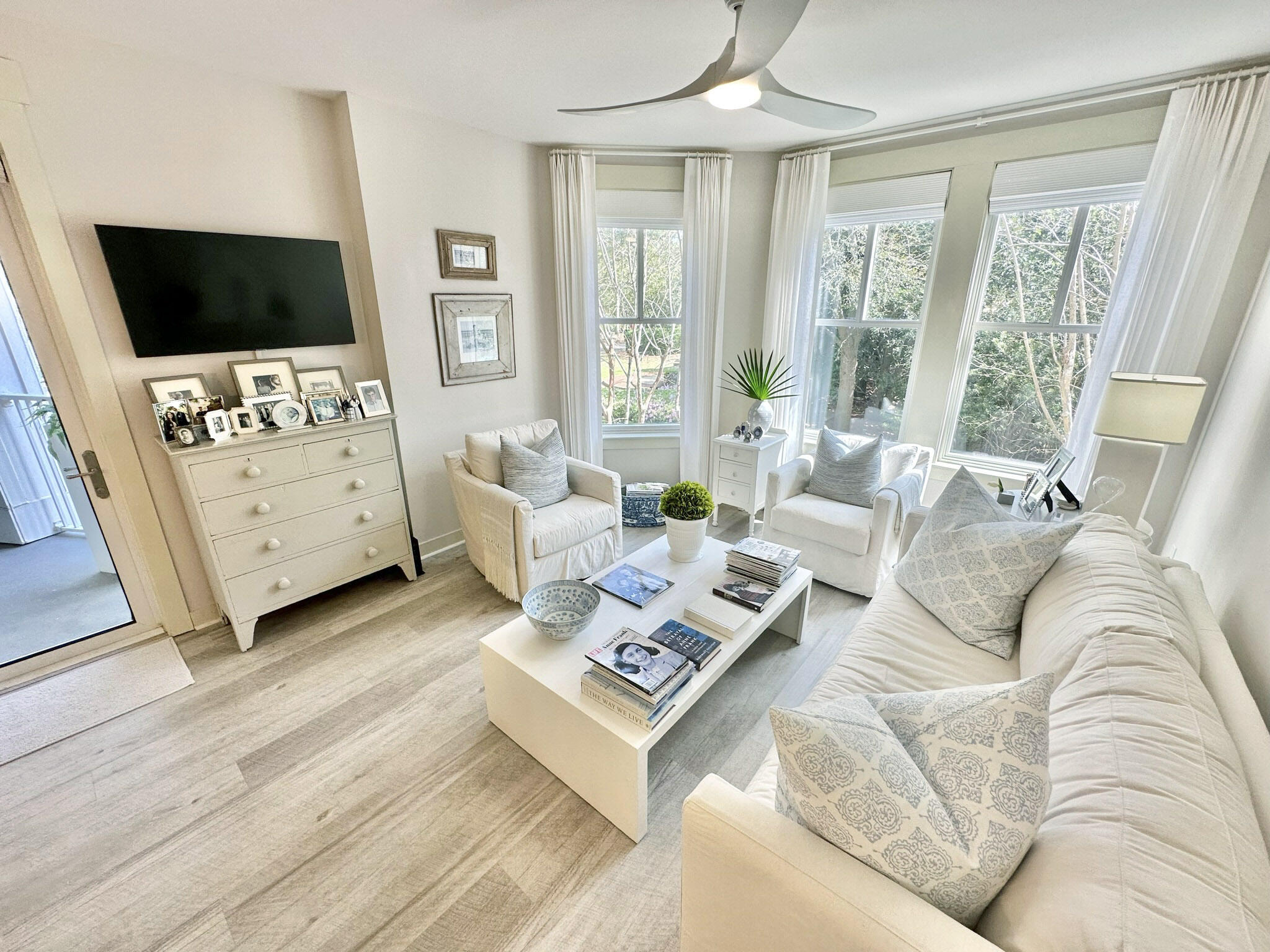 BAHIA CONDO - Residential