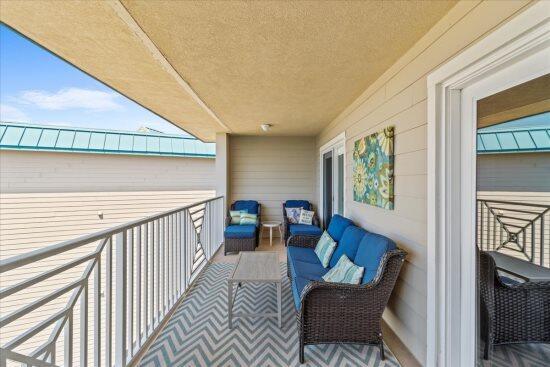 AMALFI COAST RESORT - Residential Lease