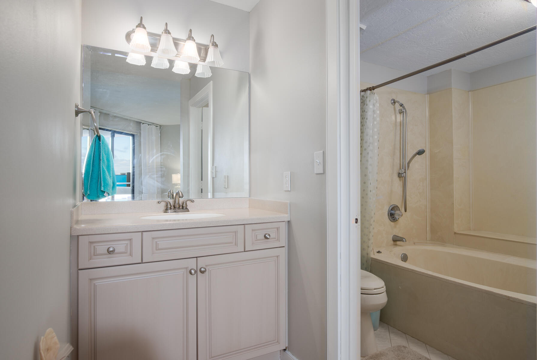 200 WEST - Residential