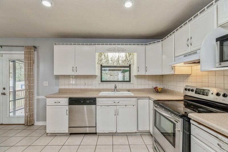 COUNTRYVIEW ESTATES - Residential