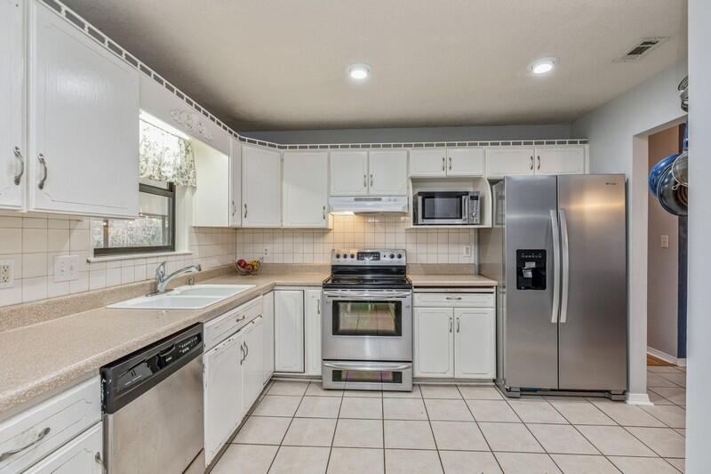 COUNTRYVIEW ESTATES - Residential