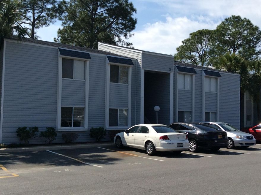 This charming 2BR/1BA home on the bay is located in Shalimar, Florida. The unfurnished home features a new refrigerator with ice-maker and 868 sq ft of space, including a great balcony for relaxing and listening to the sounds of the Bay. The community also offers a pool and the convenience of on-site laundry facilities and is located on a dead end near a boat launch. Pets may be allowed upon owner approval. Water, sewer and trash are all included.