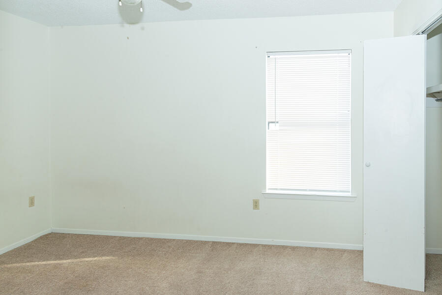 MONTAGE MANOR - Residential Lease