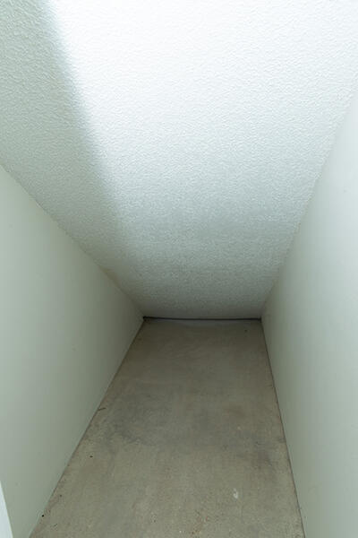 MONTAGE MANOR - Residential Lease