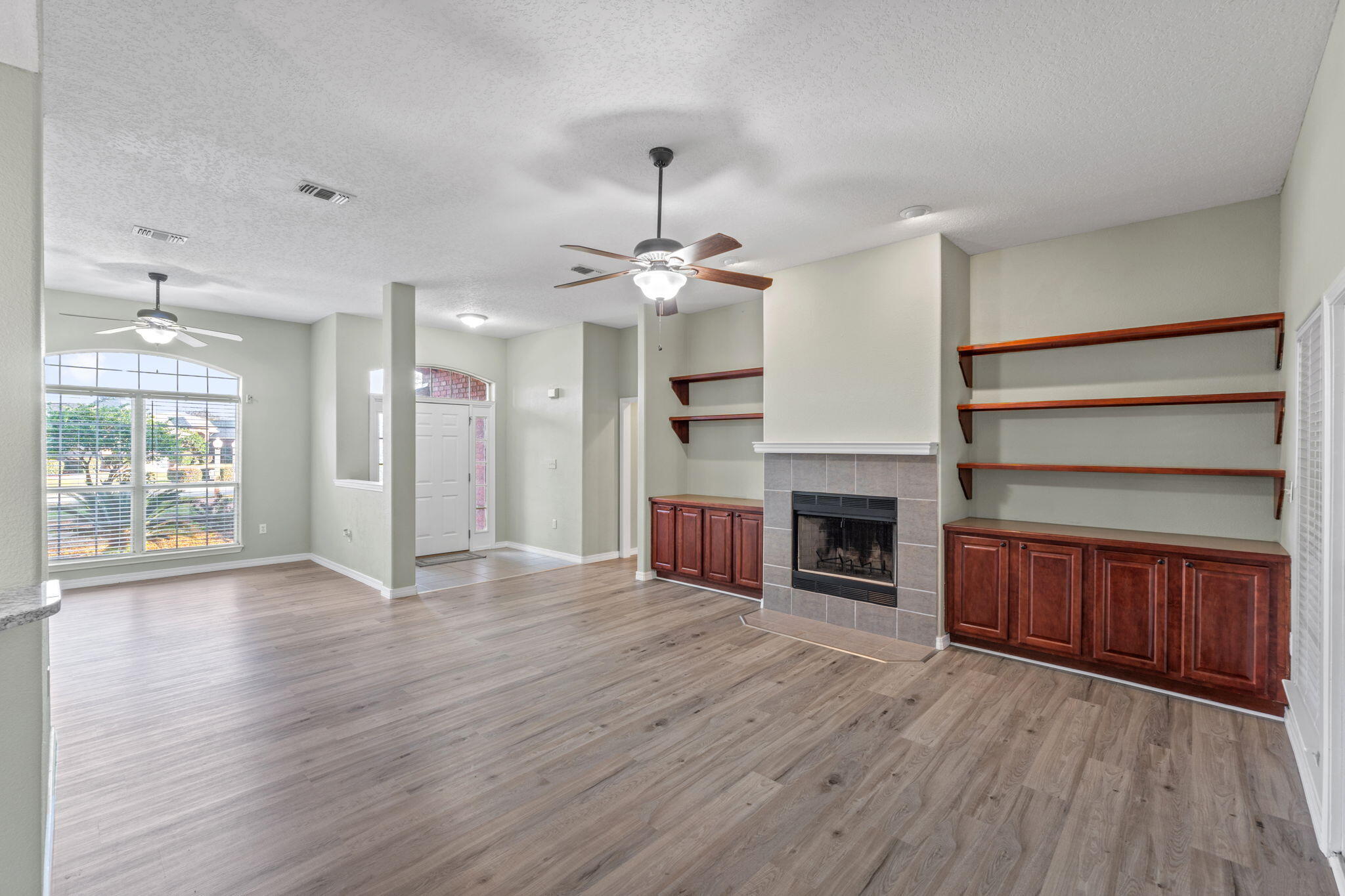 MELISSA OAKS - Residential