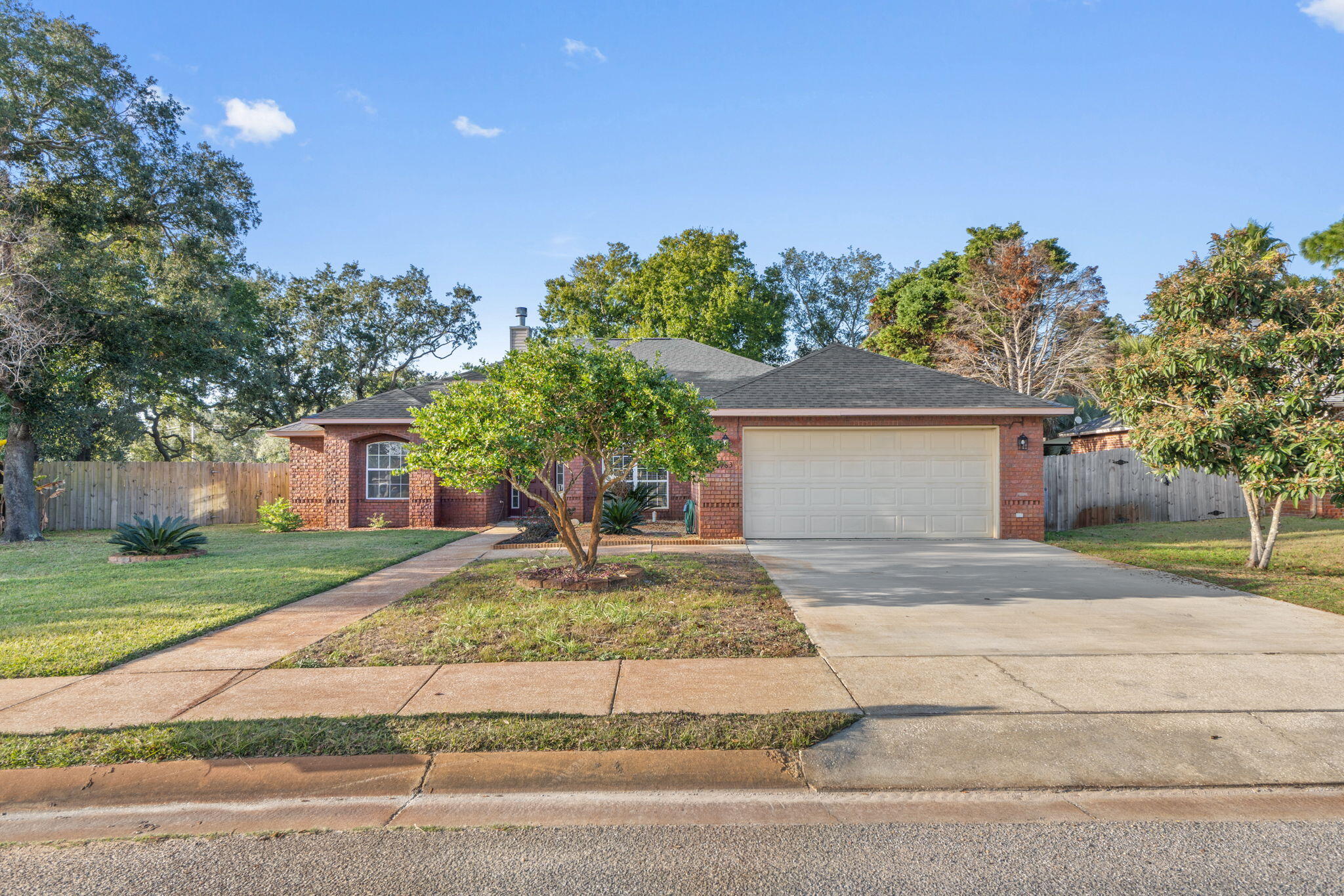 MELISSA OAKS - Residential