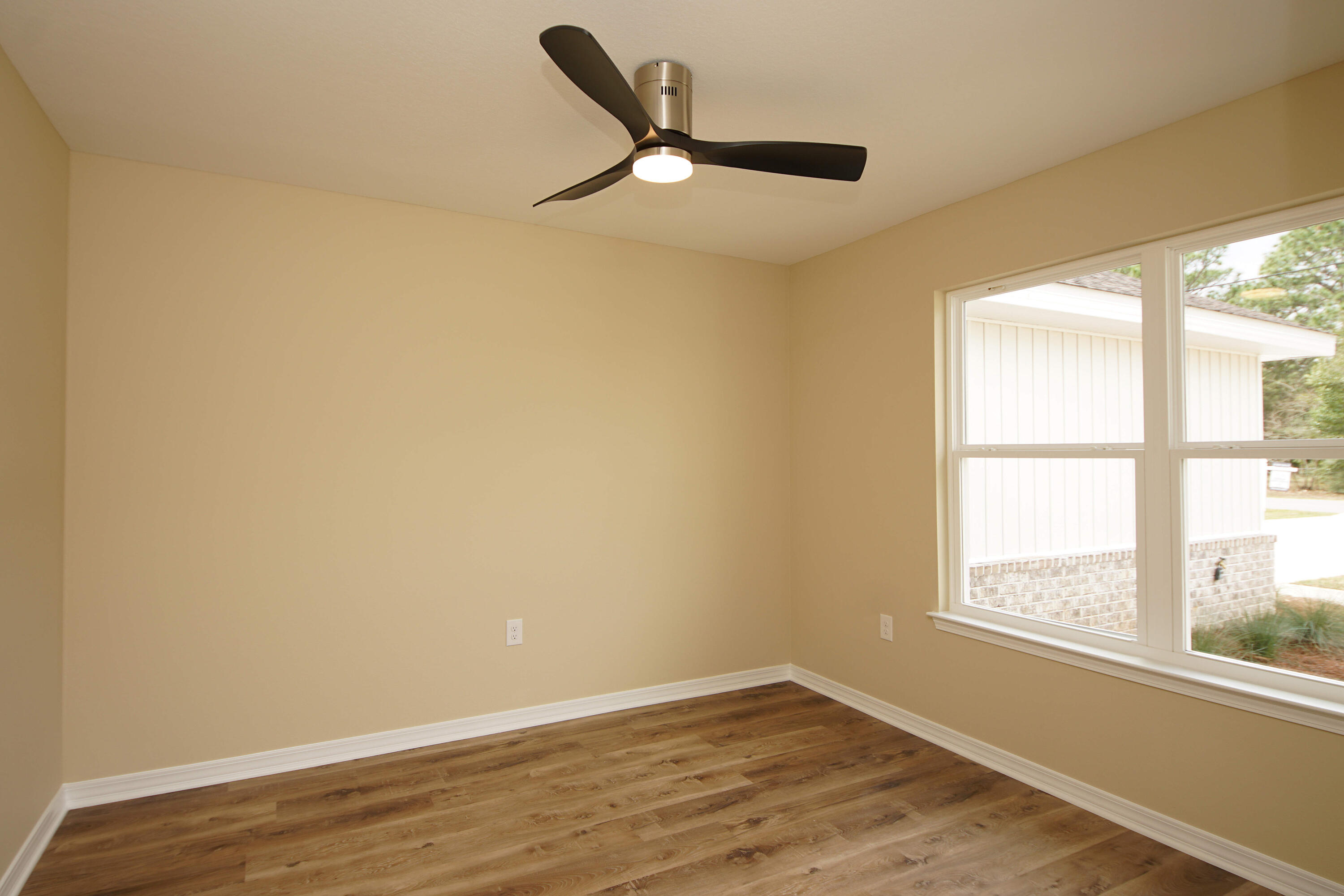 MORRIS ADDN TO CRESTVIEW - Residential