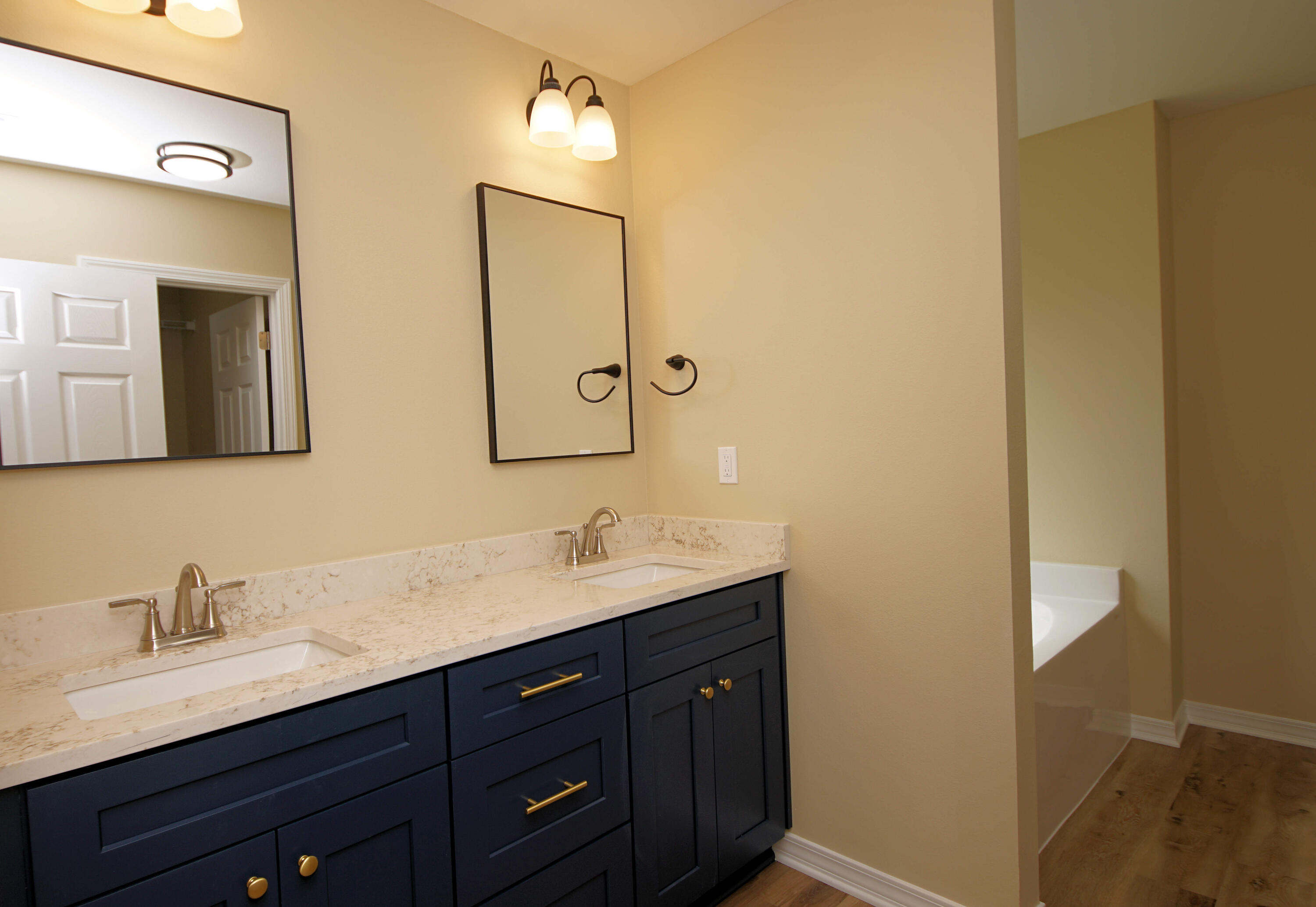 MORRIS ADDN TO CRESTVIEW - Residential