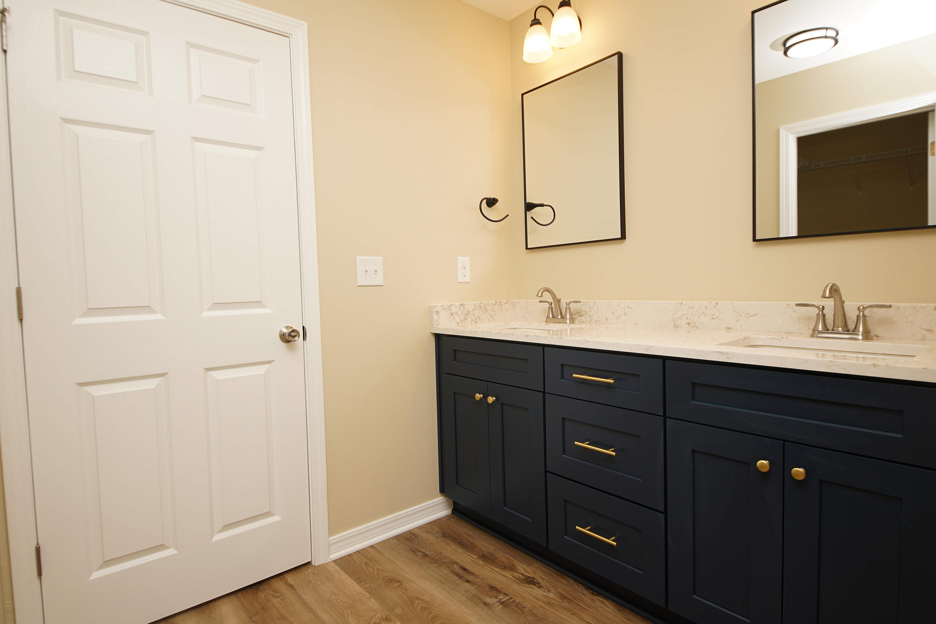 MORRIS ADDN TO CRESTVIEW - Residential