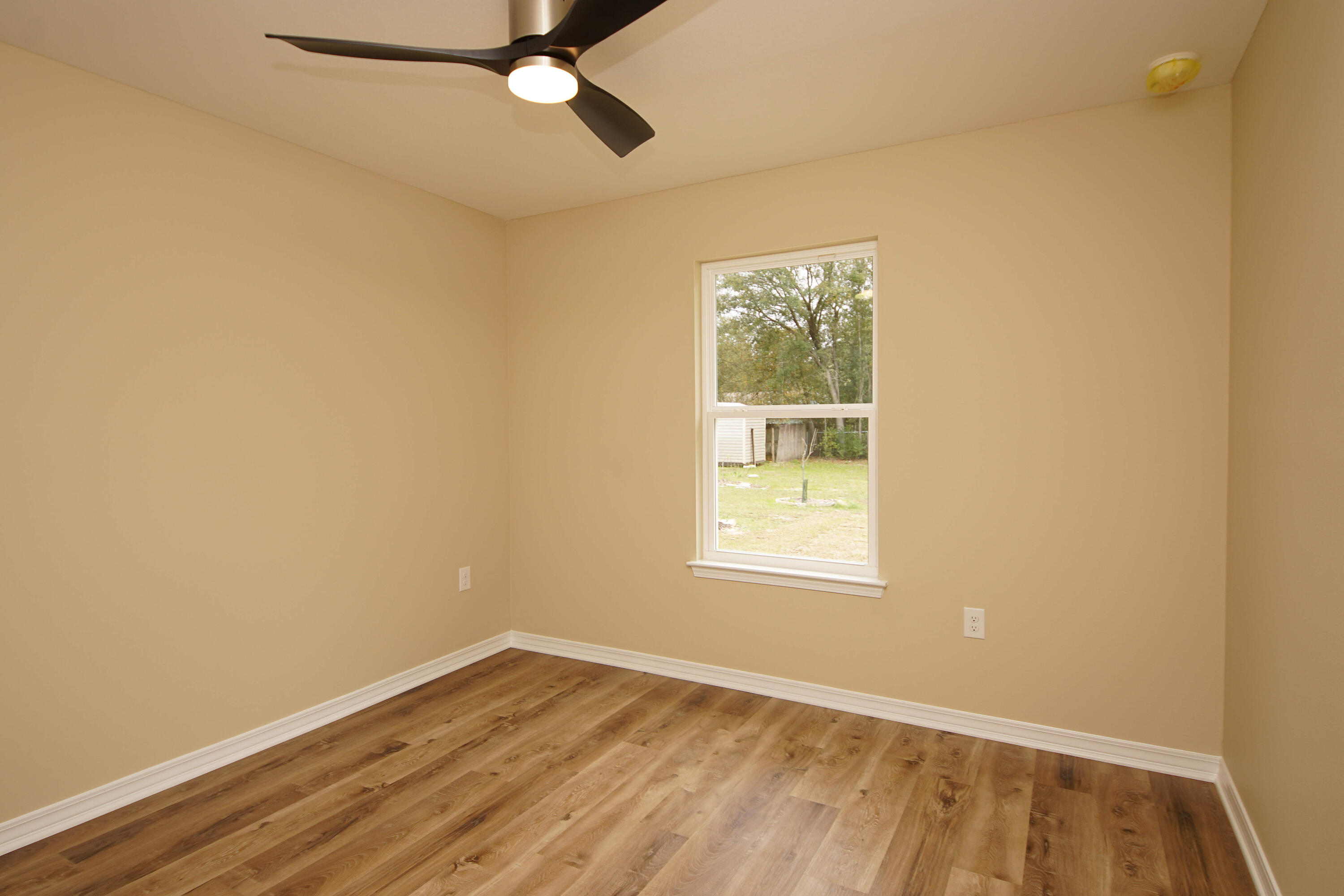 MORRIS ADDN TO CRESTVIEW - Residential