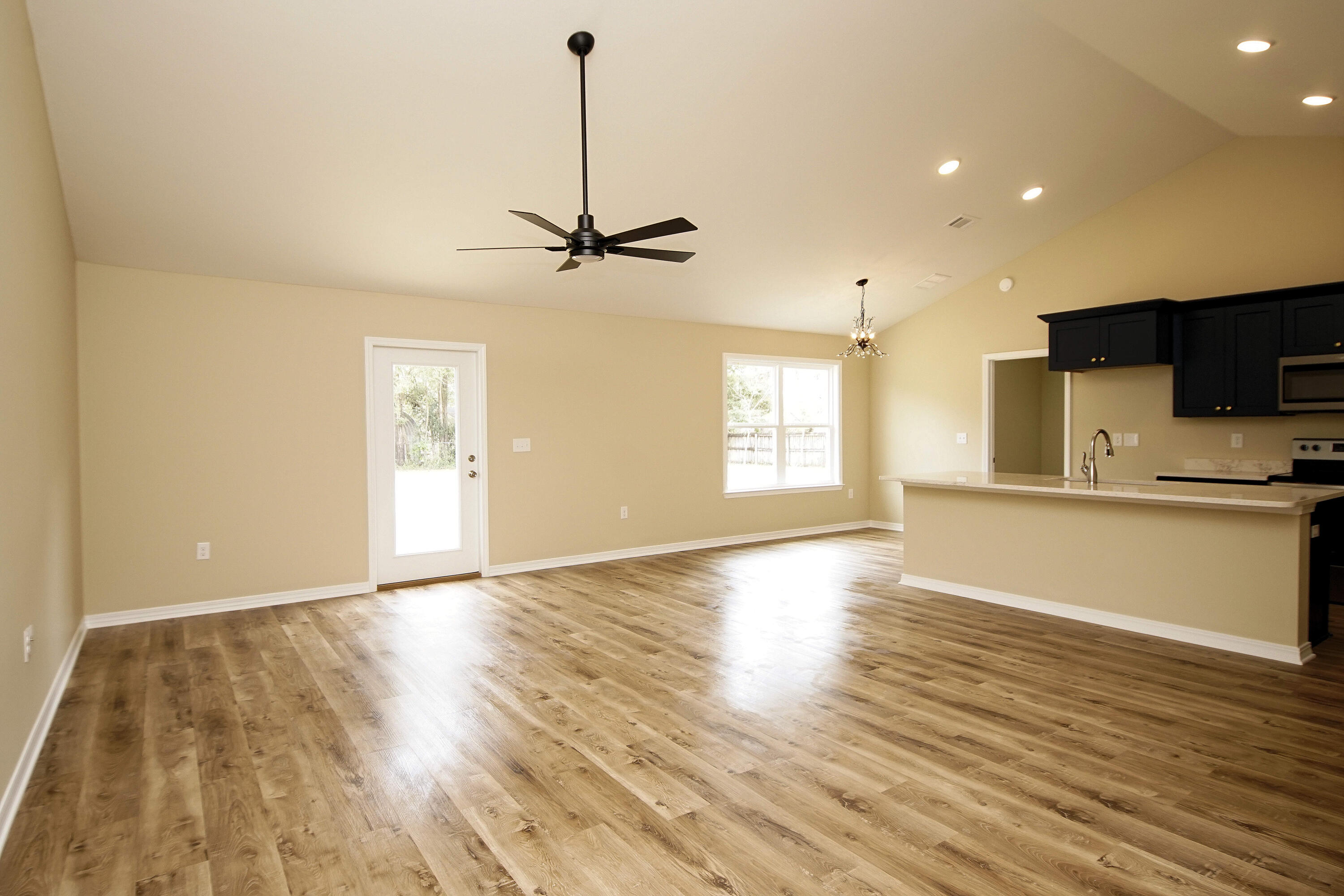 MORRIS ADDN TO CRESTVIEW - Residential