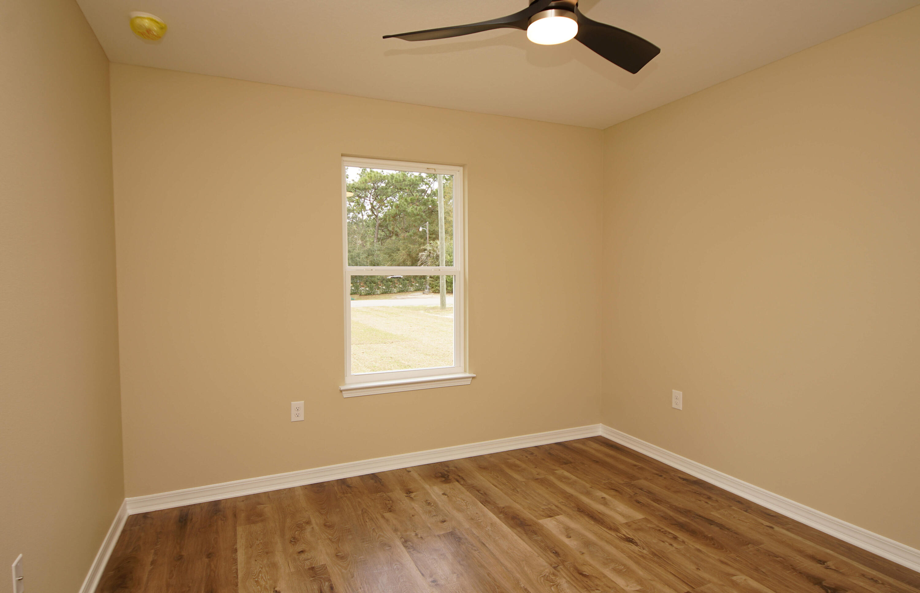 MORRIS ADDN TO CRESTVIEW - Residential