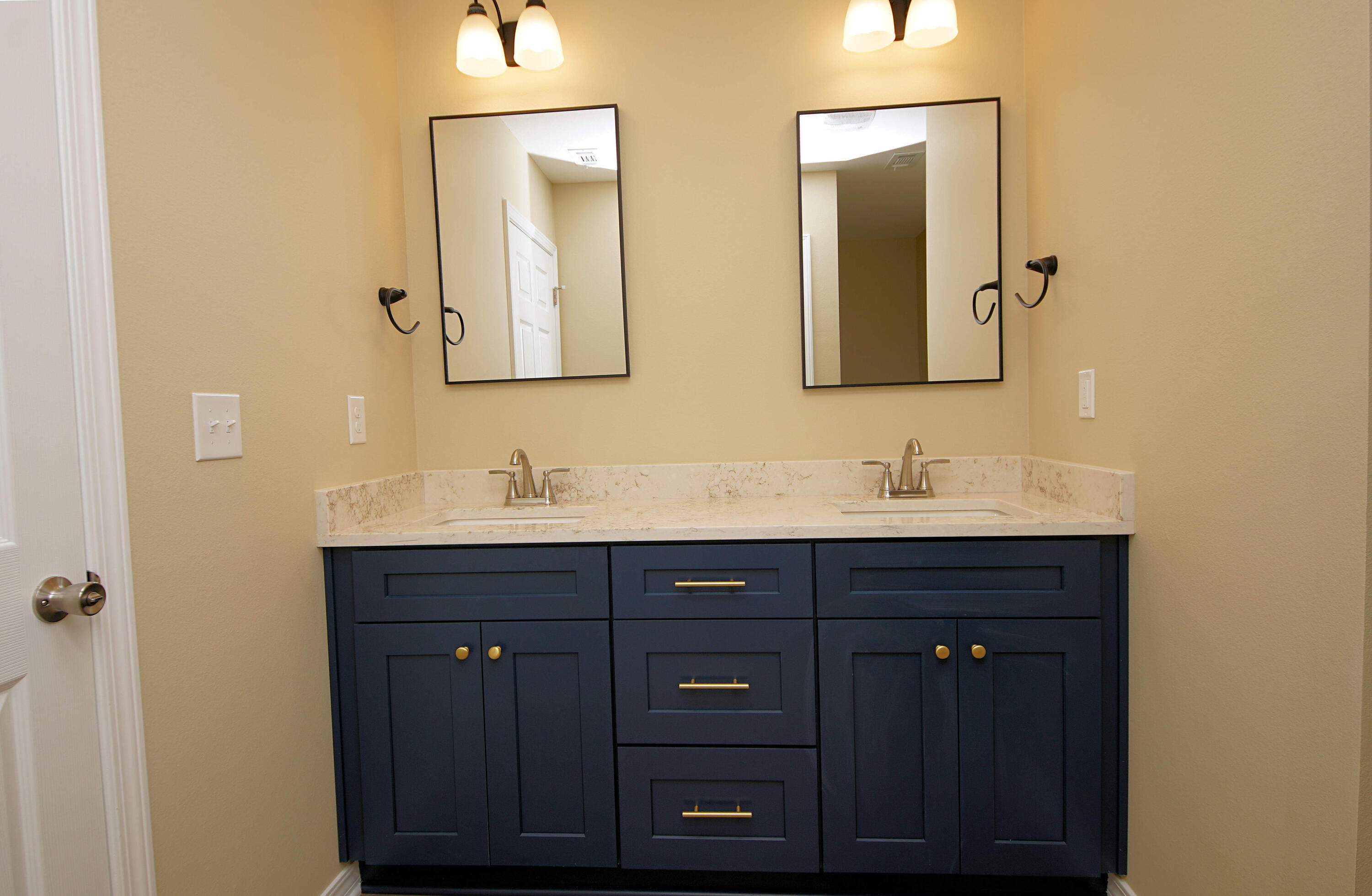 MORRIS ADDN TO CRESTVIEW - Residential