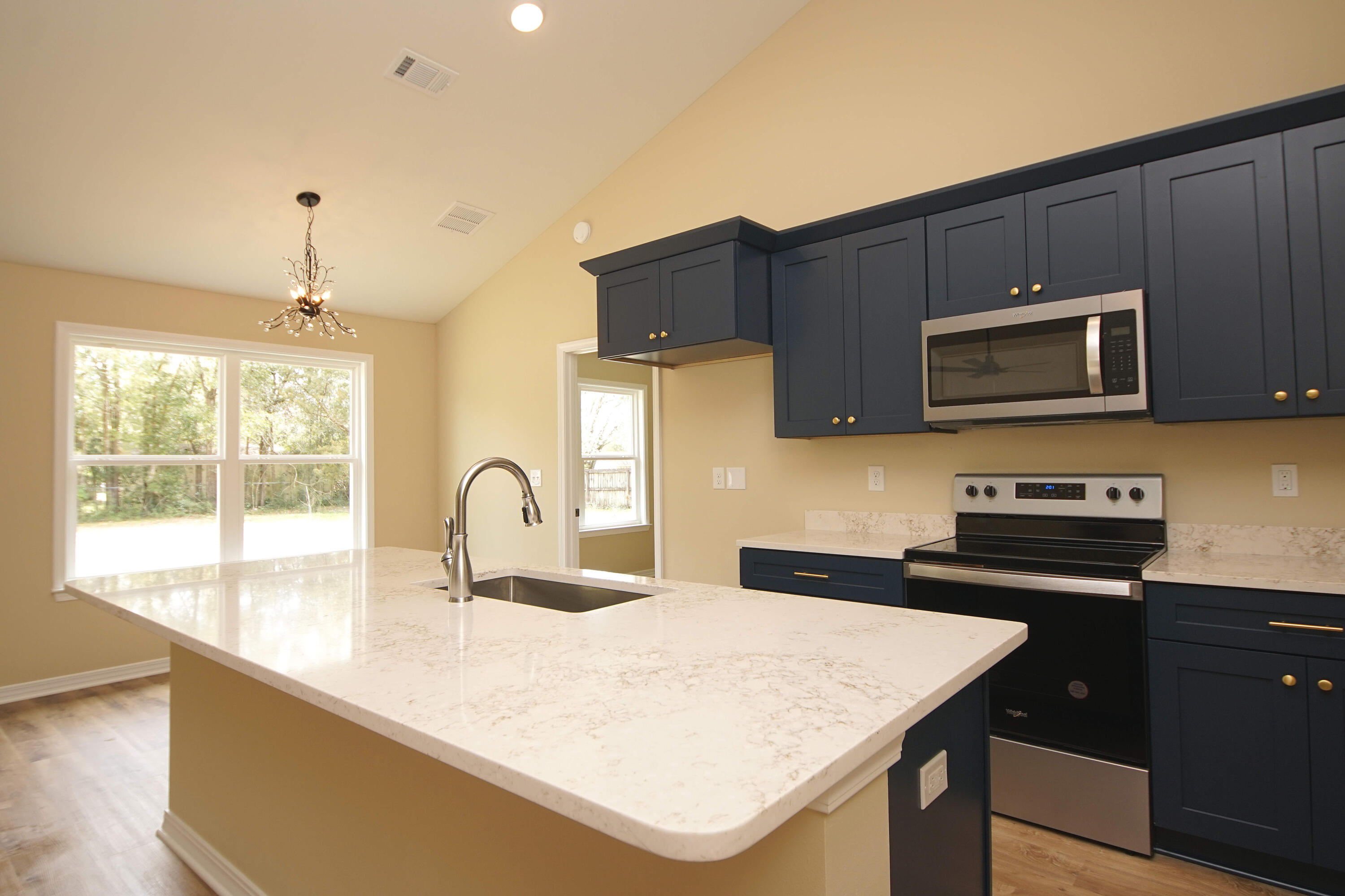 MORRIS ADDN TO CRESTVIEW - Residential