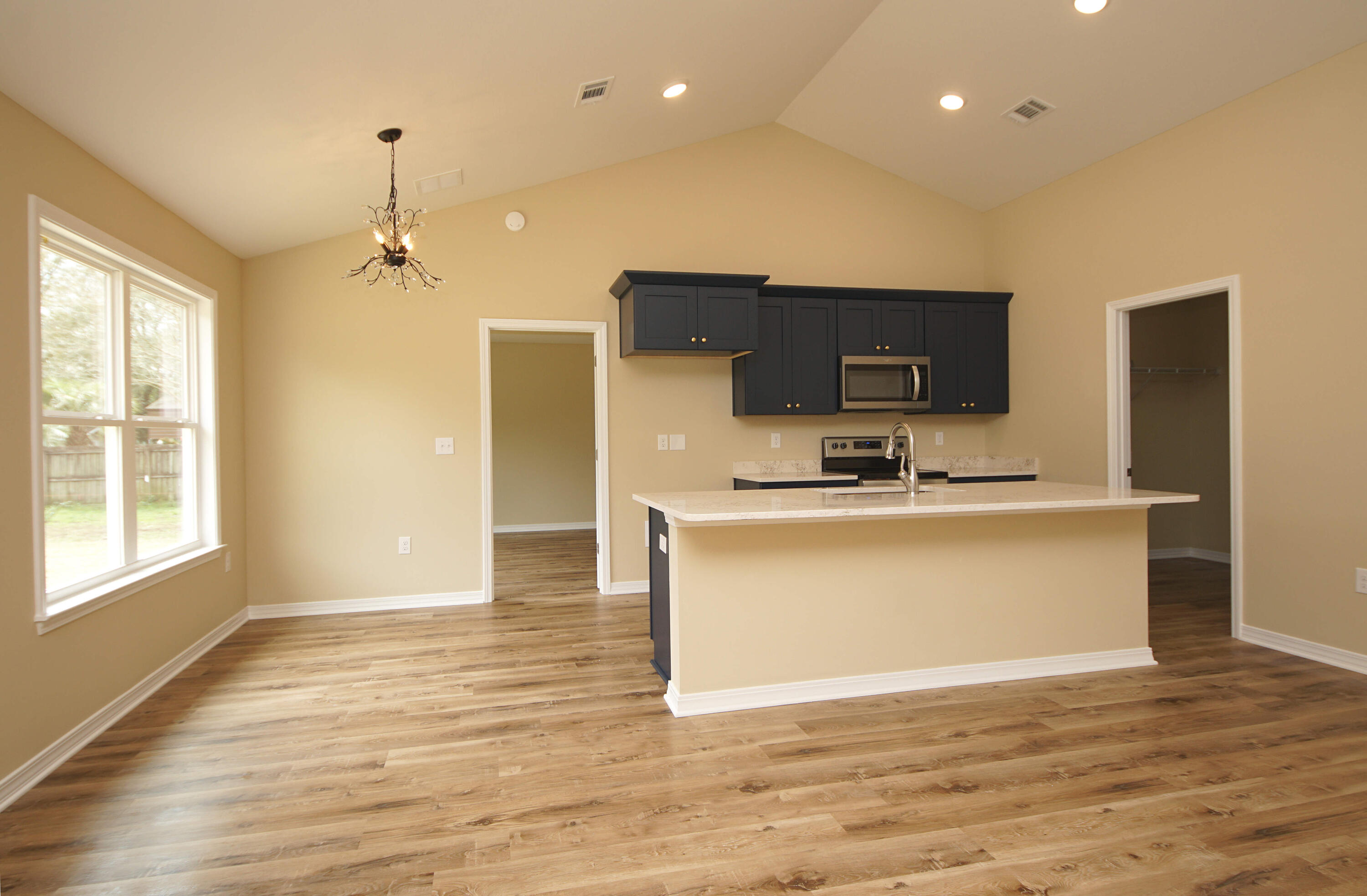 MORRIS ADDN TO CRESTVIEW - Residential