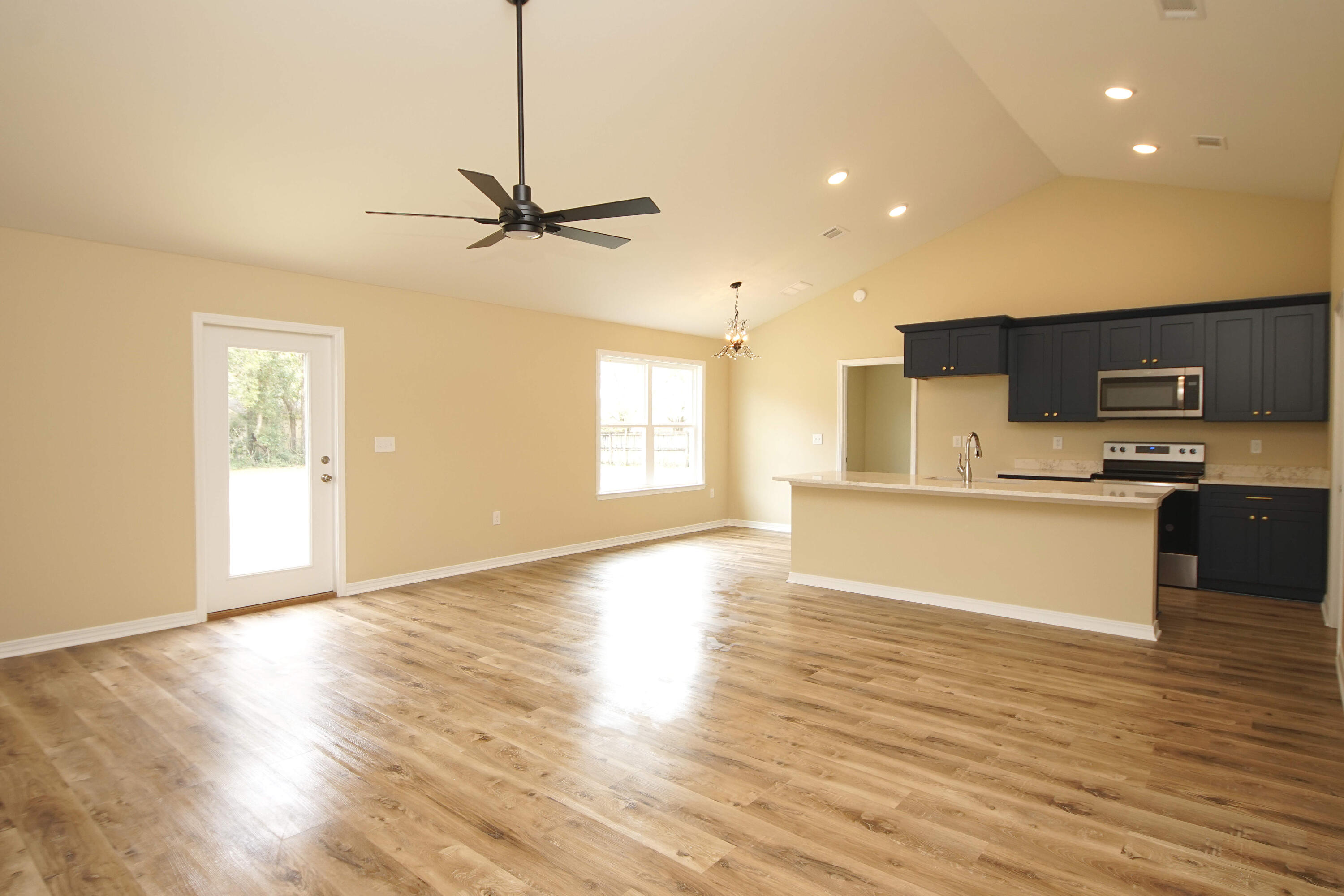 MORRIS ADDN TO CRESTVIEW - Residential