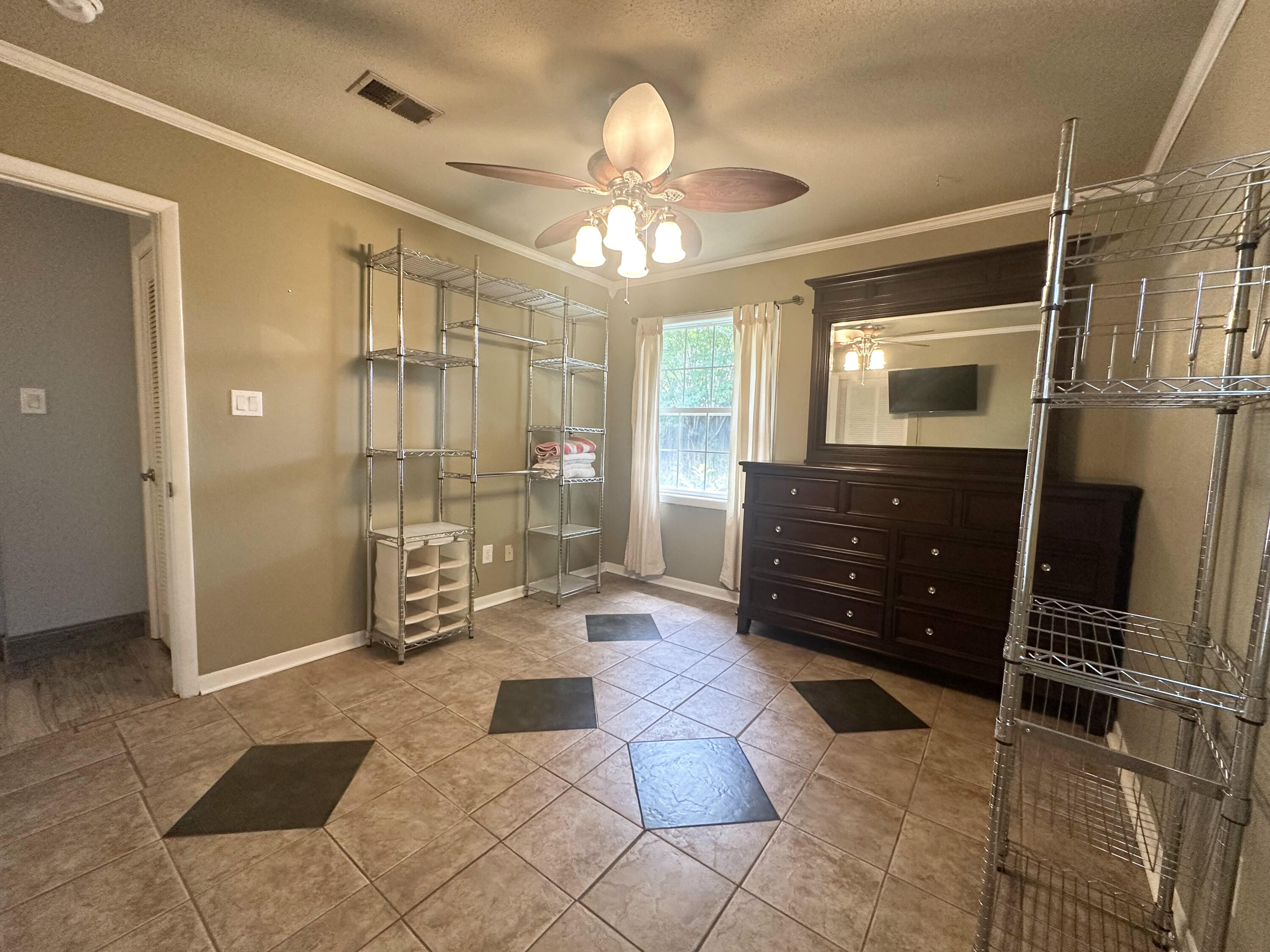 COLONIAL HEIGHTS - Residential