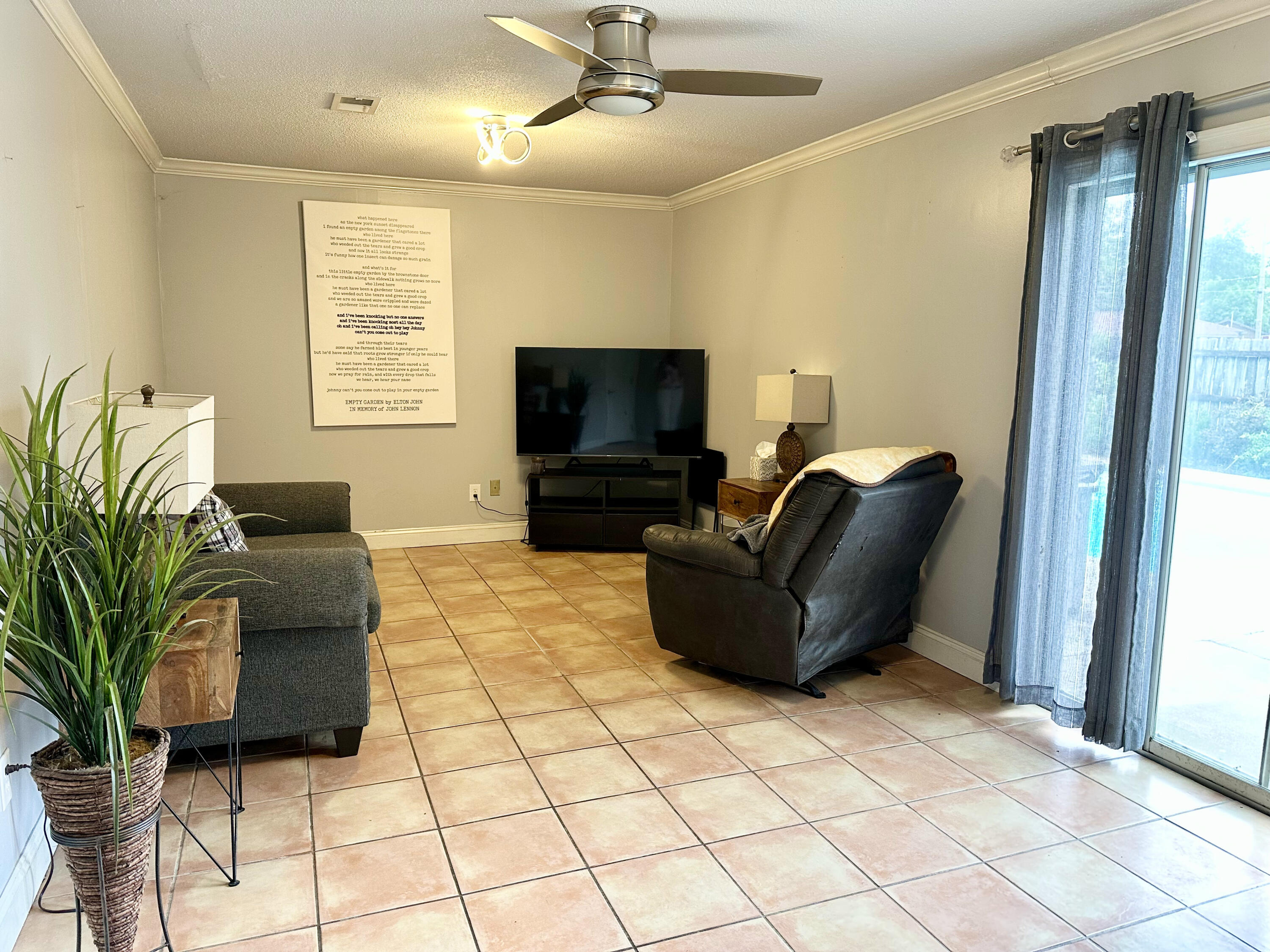 COLONIAL HEIGHTS - Residential