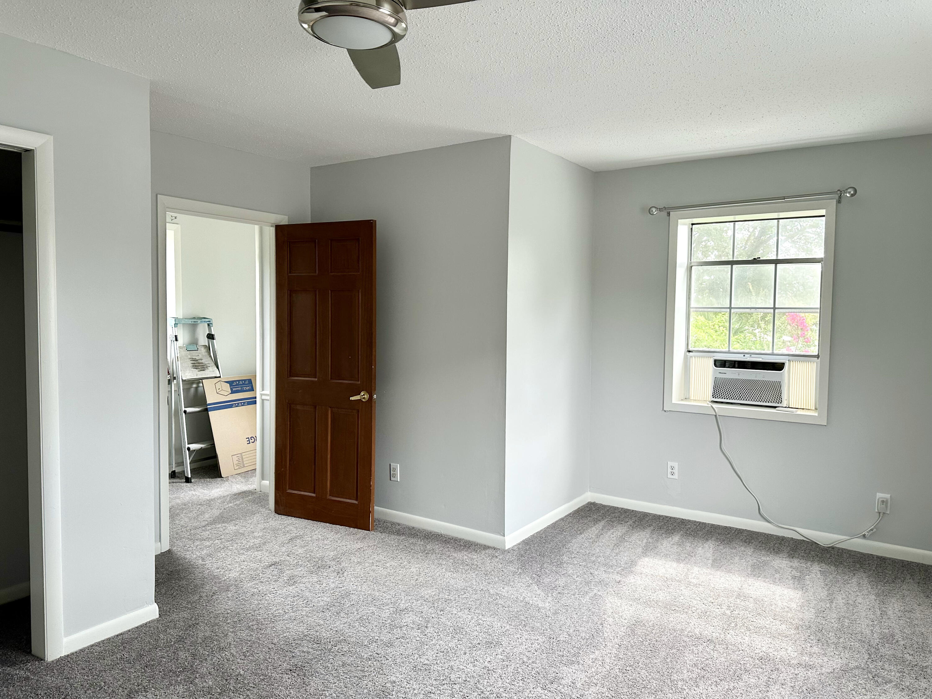 COLONIAL HEIGHTS - Residential