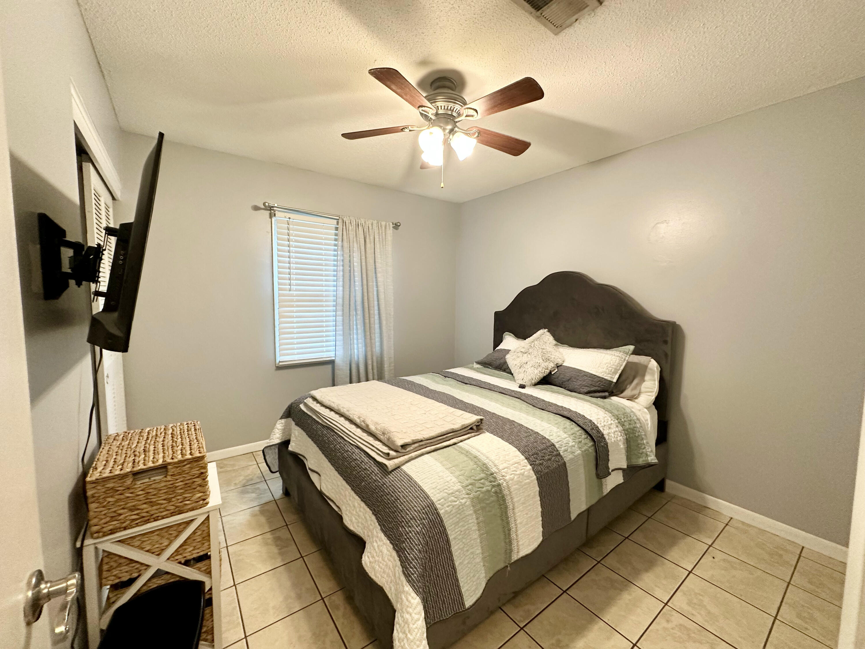 COLONIAL HEIGHTS - Residential