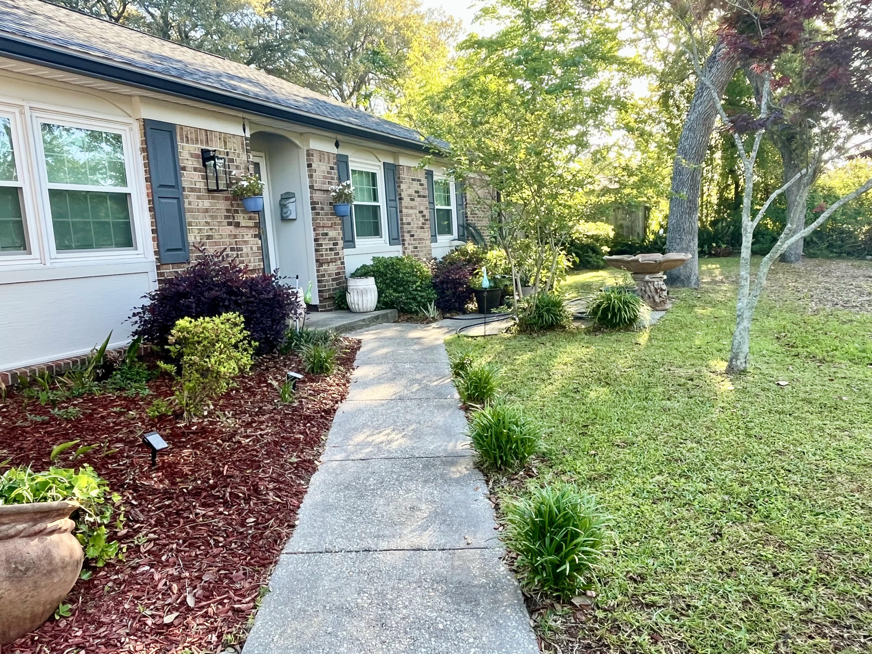 COLONIAL HEIGHTS - Residential