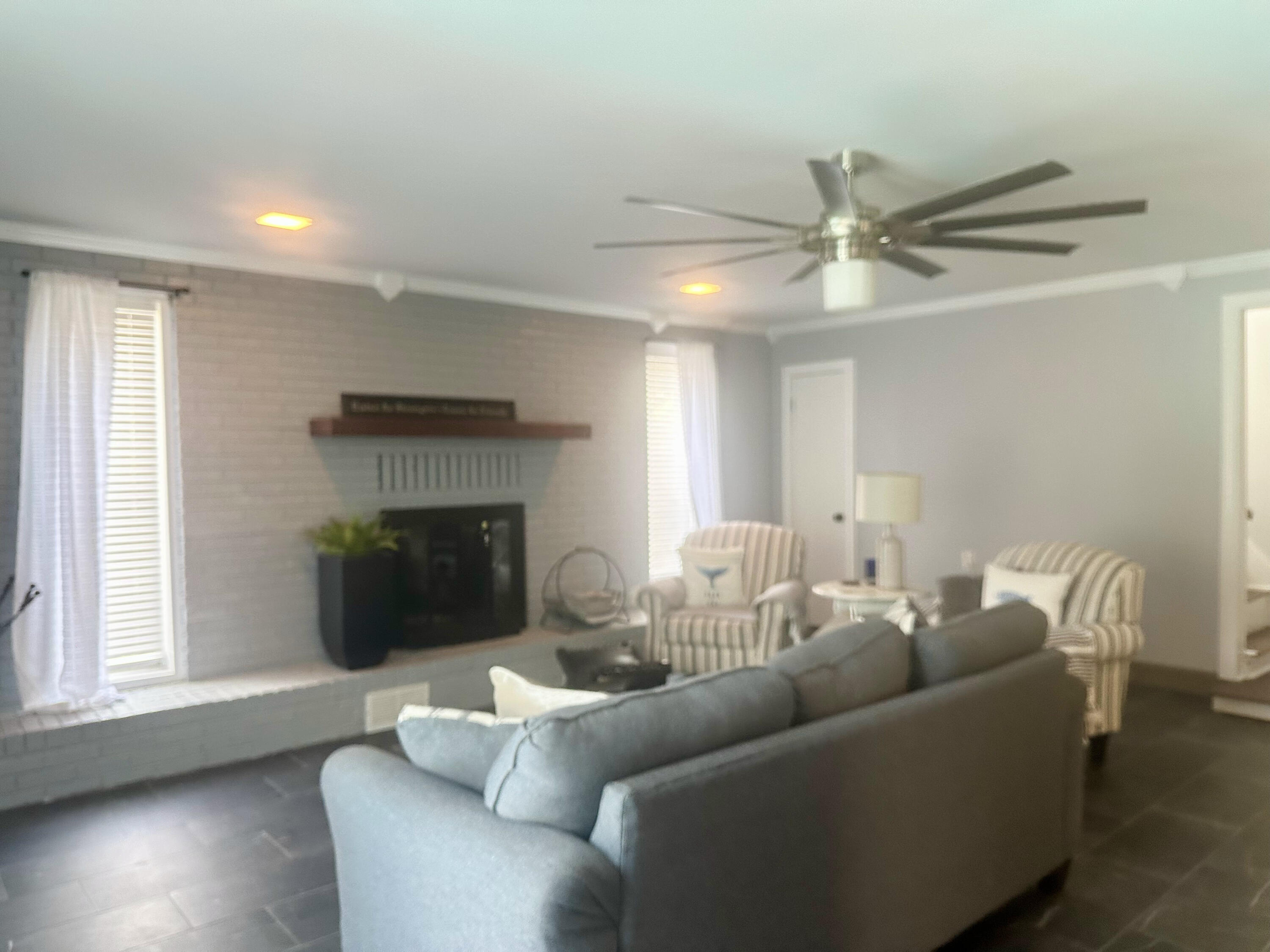 COLONIAL HEIGHTS - Residential