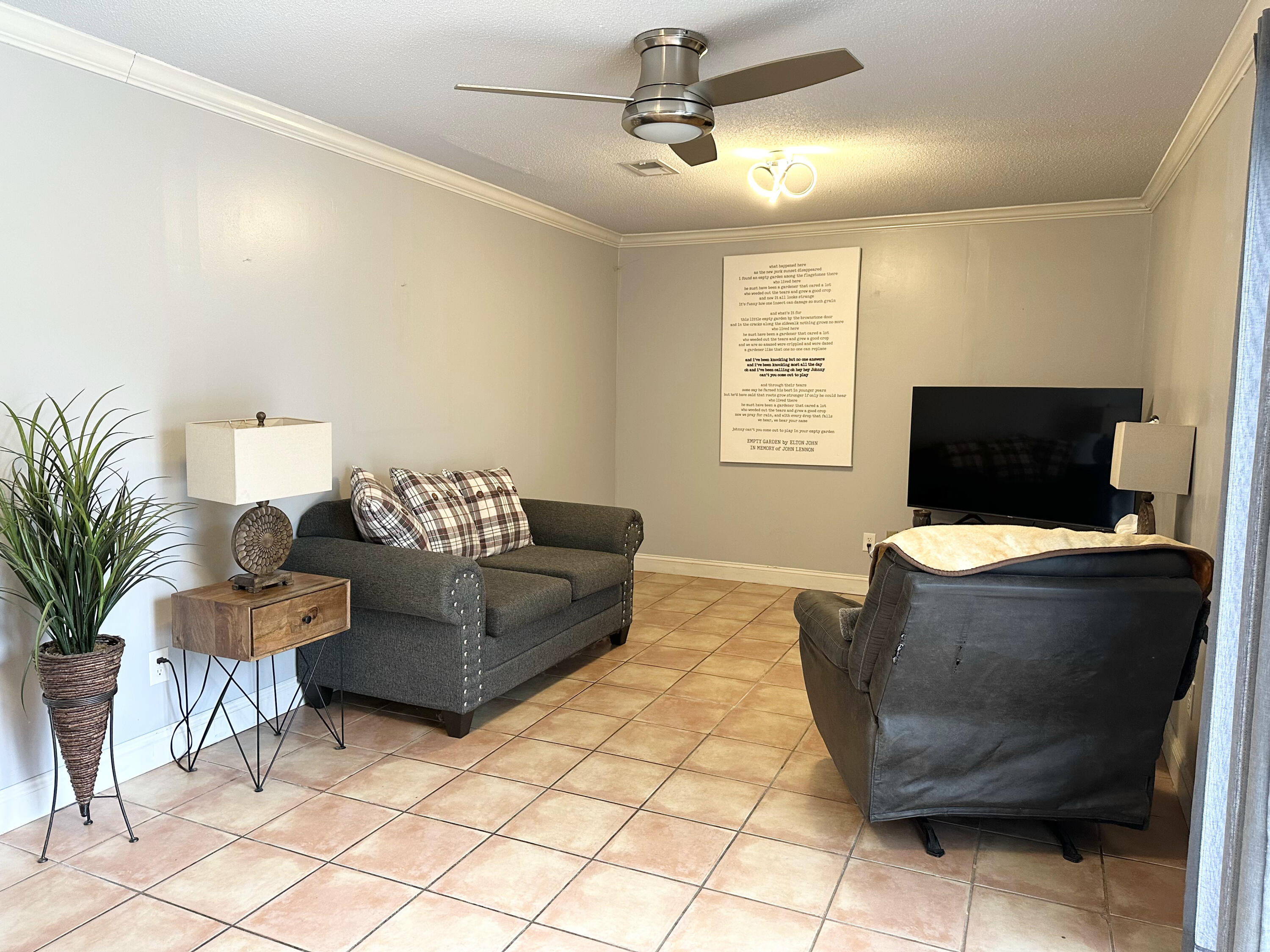 COLONIAL HEIGHTS - Residential