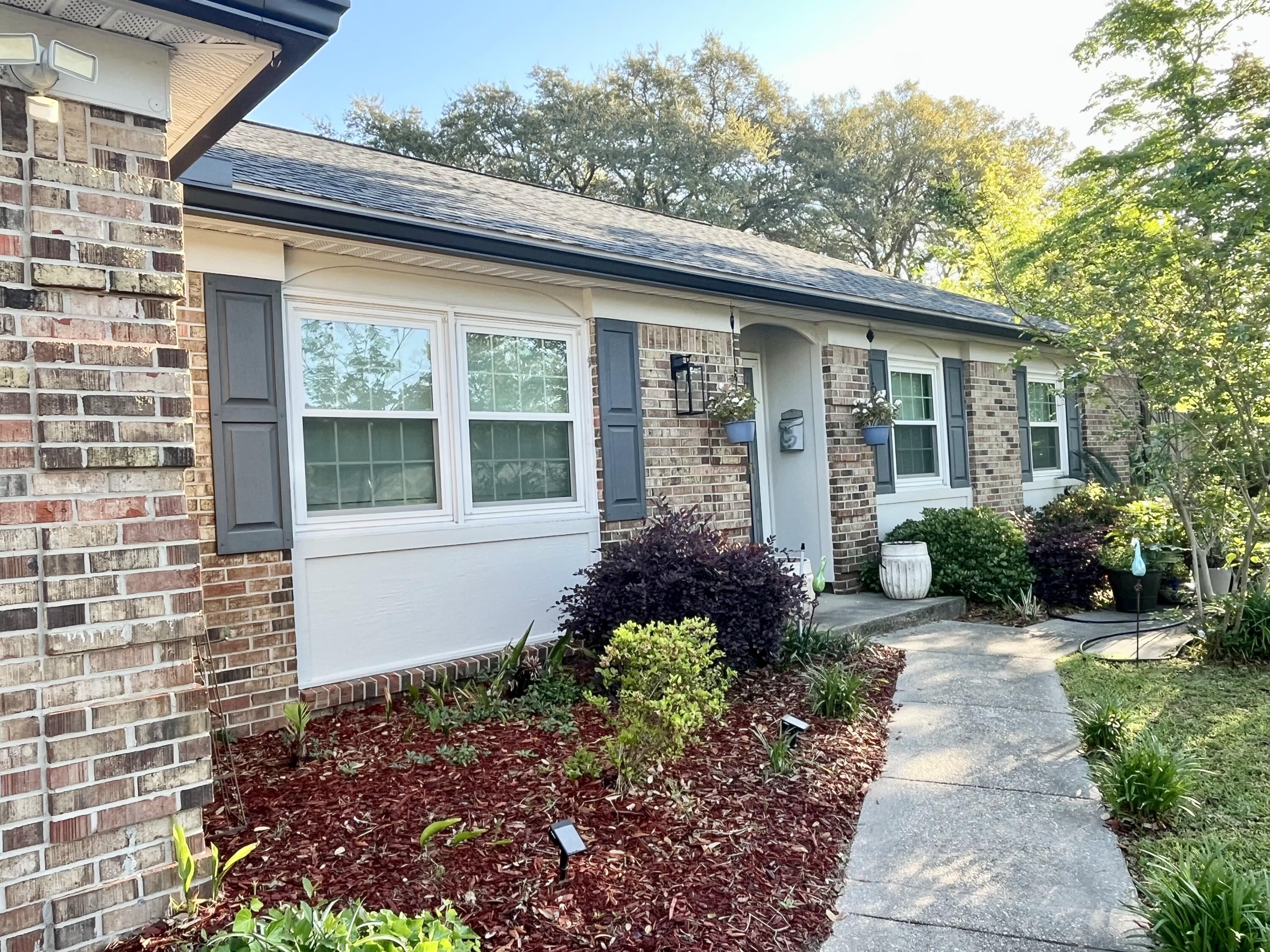 COLONIAL HEIGHTS - Residential