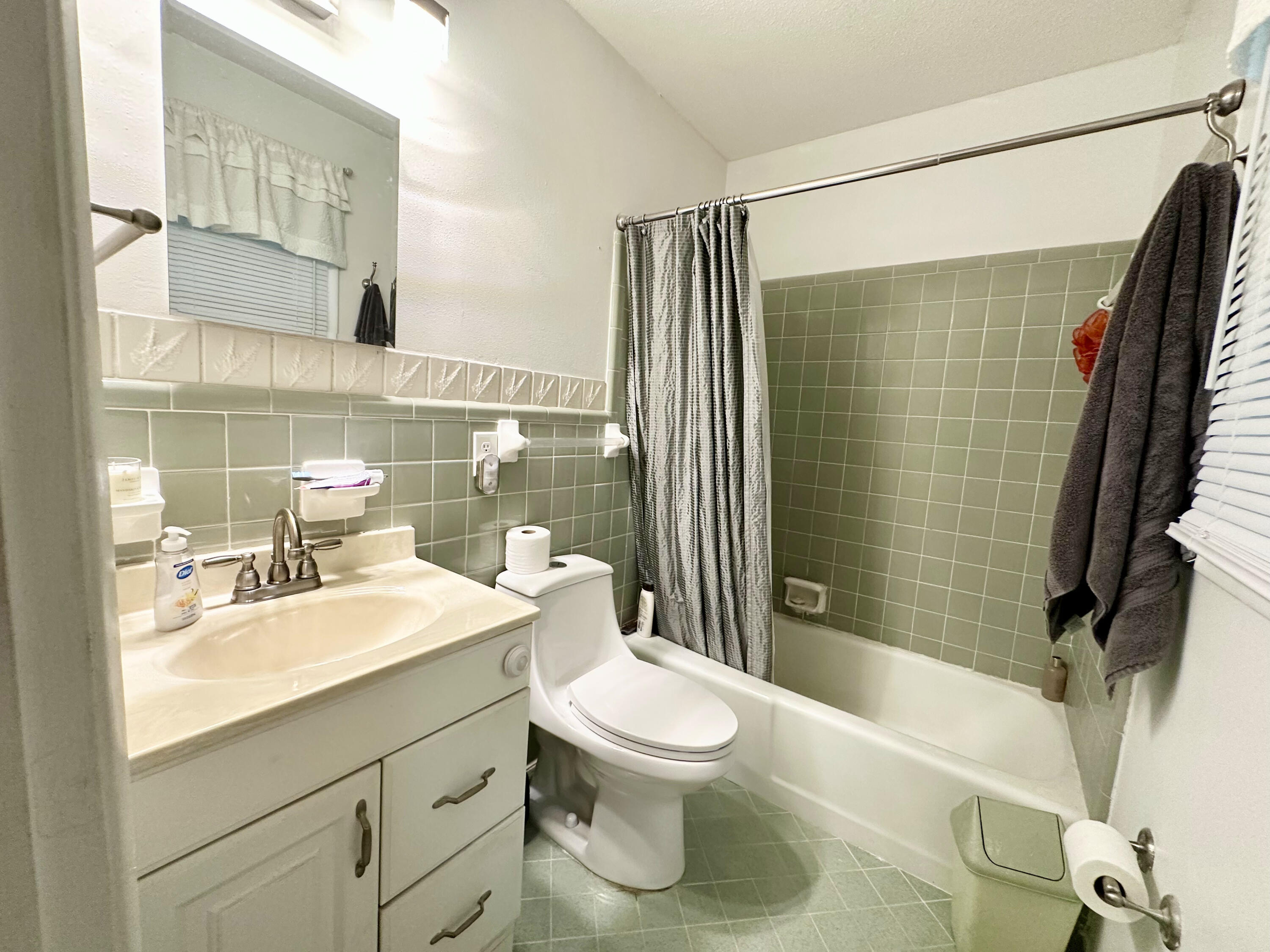 COLONIAL HEIGHTS - Residential