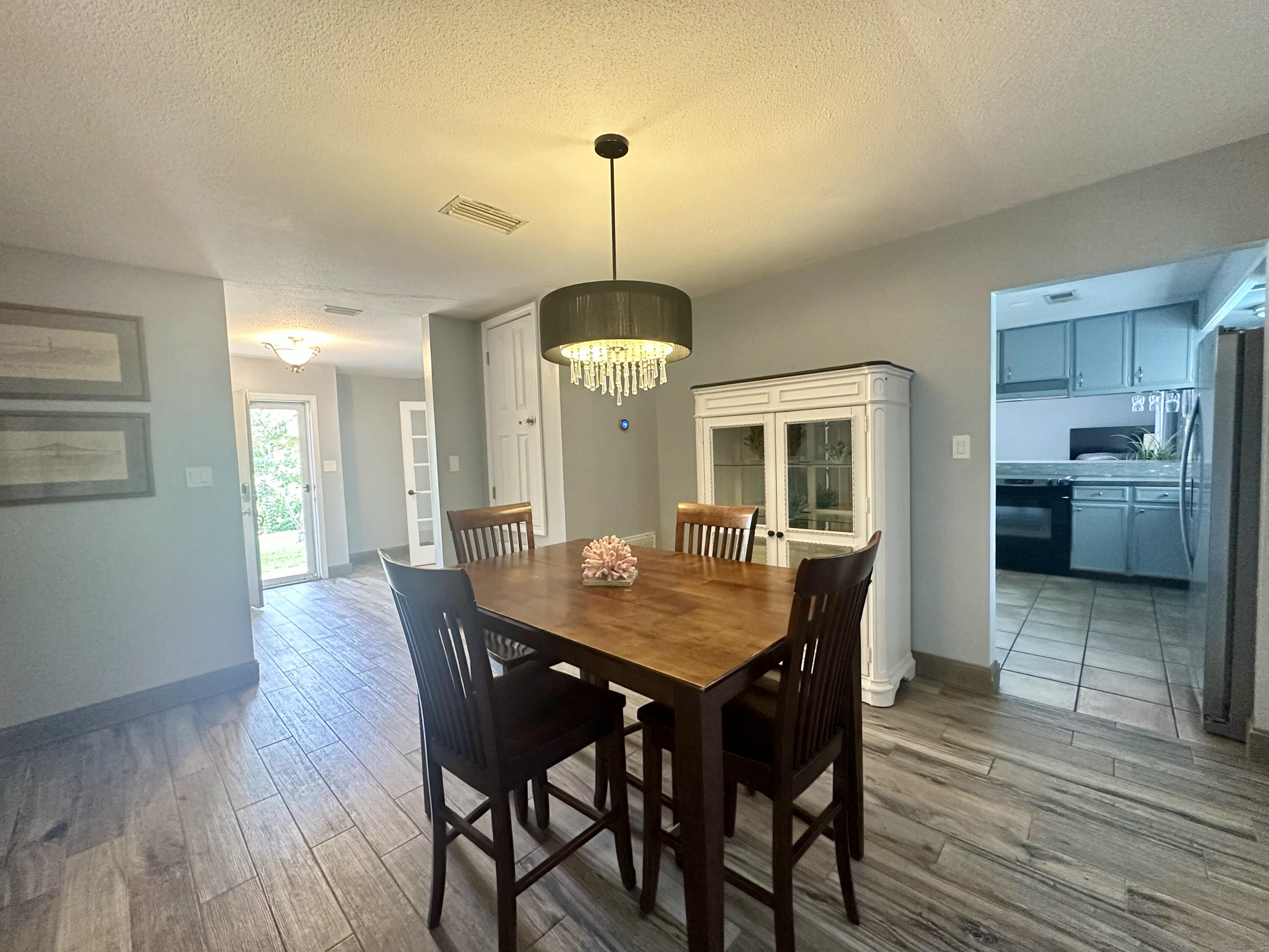 COLONIAL HEIGHTS - Residential