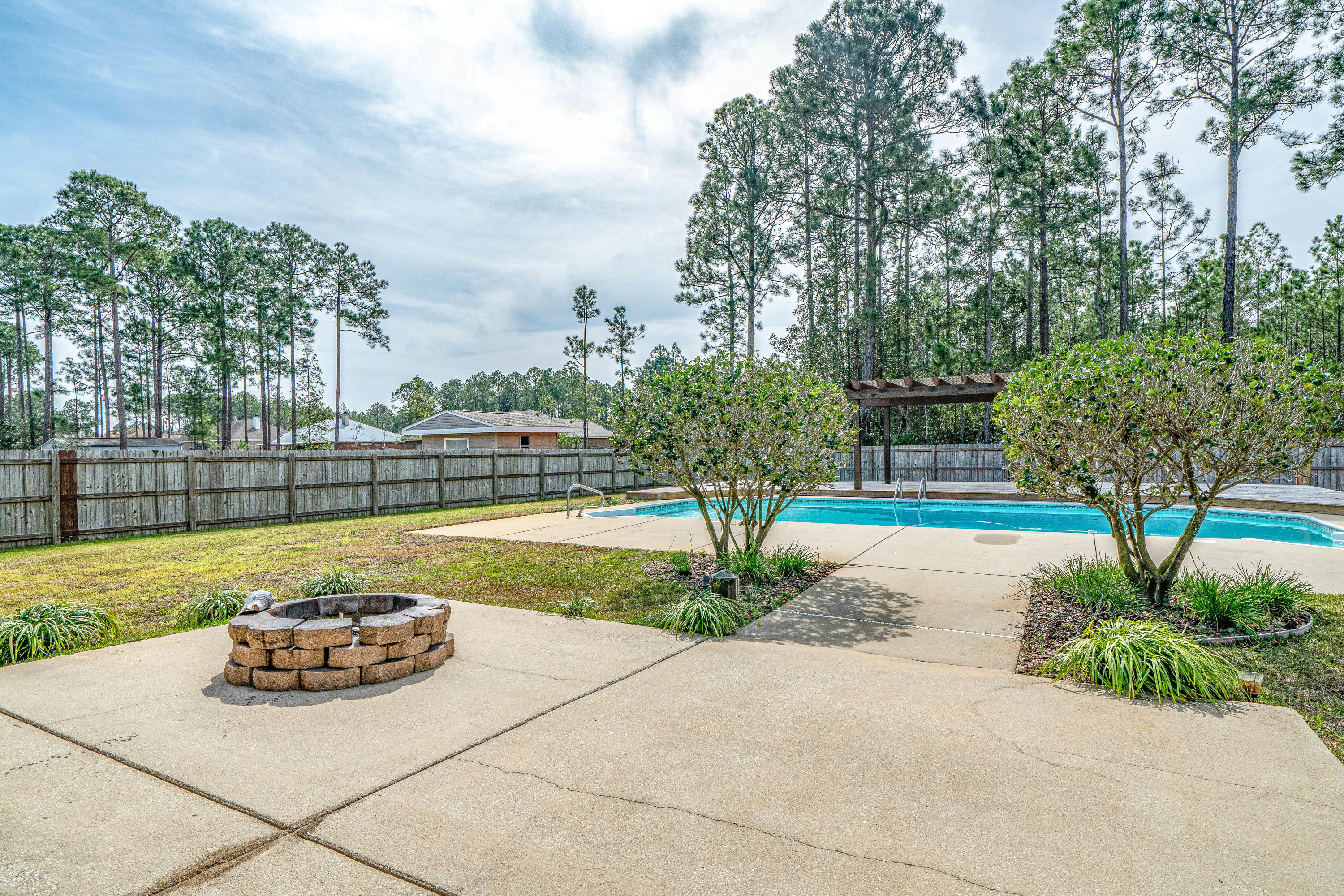 HOLLEY BY THE SEA - Residential