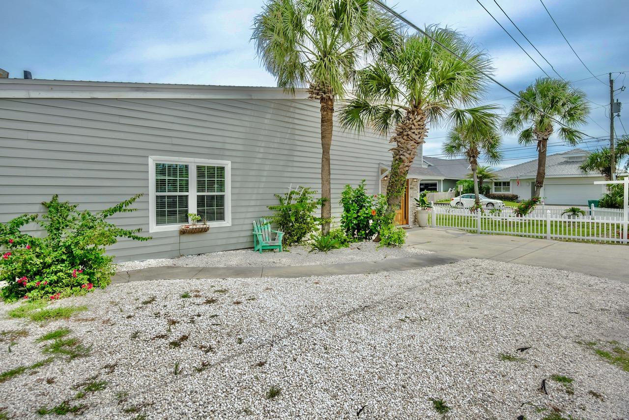 CRESCENT BEACH UNIT 1 - Residential