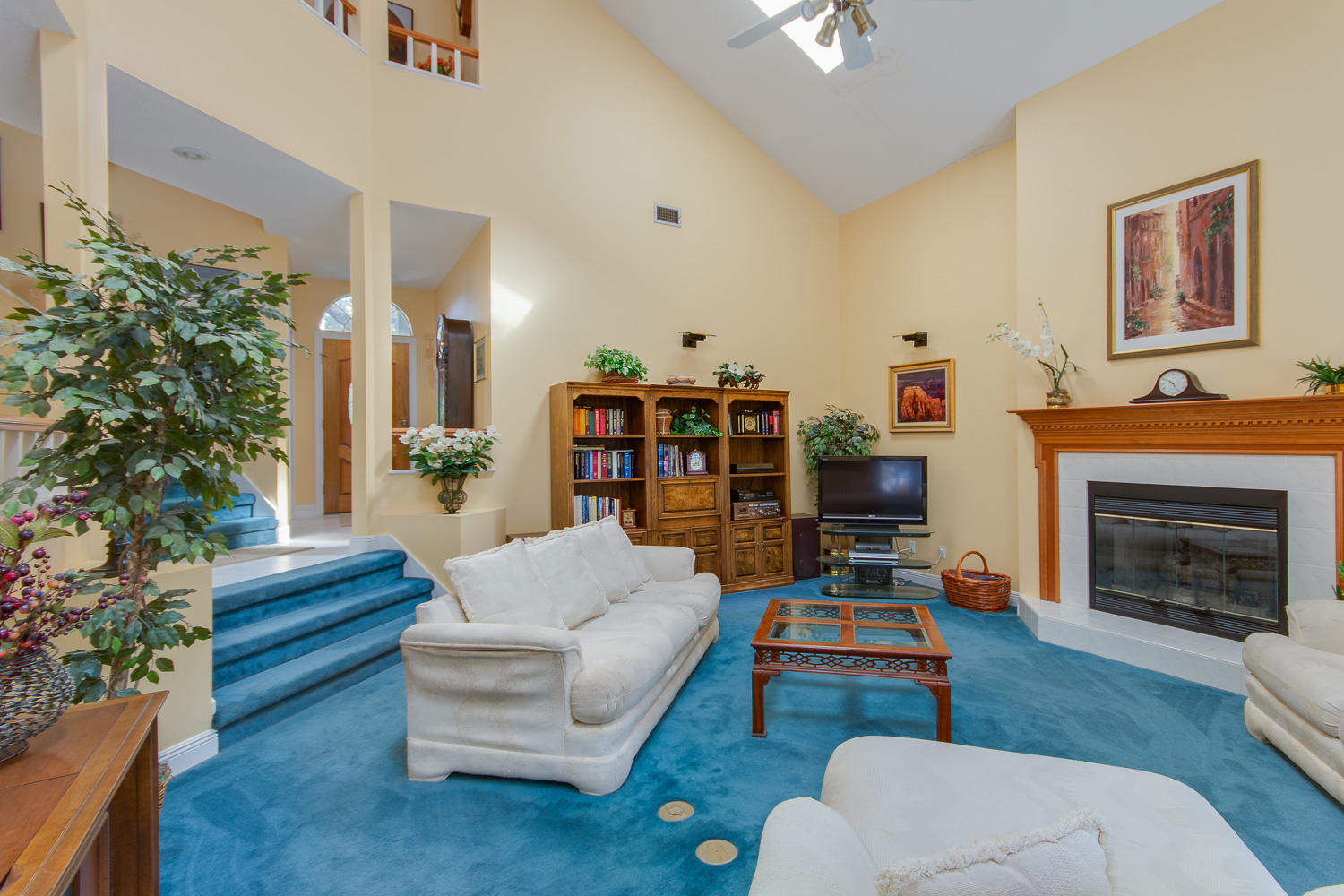 LAKE LORRAINE GARDENS - Residential