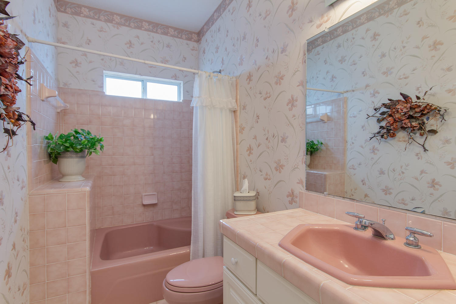 LAKE LORRAINE GARDENS - Residential