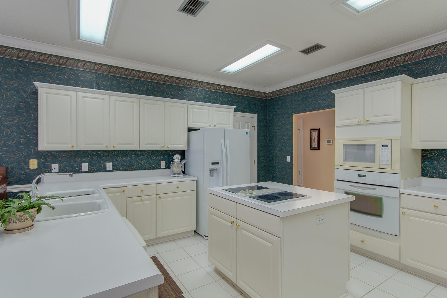 LAKE LORRAINE GARDENS - Residential