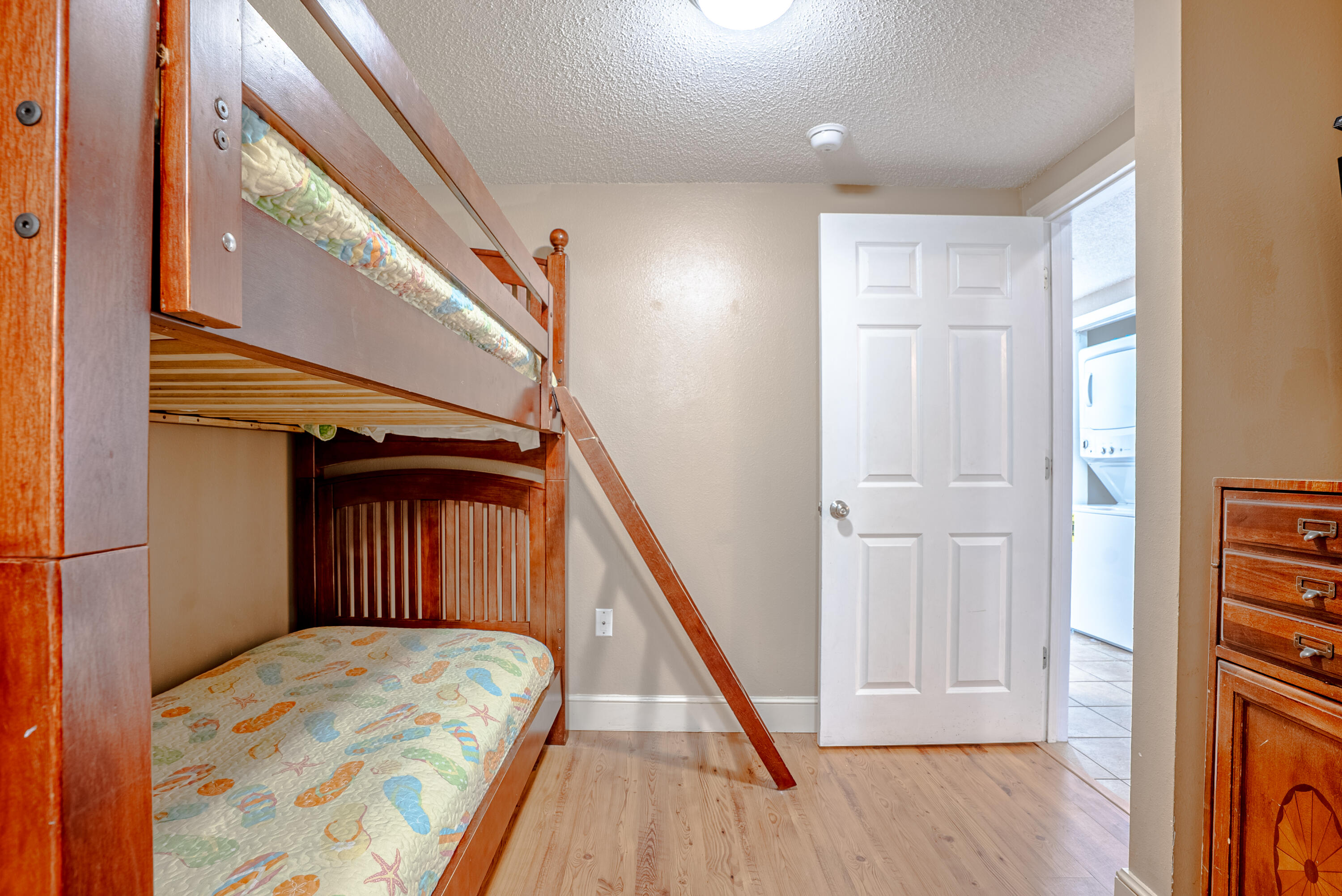 MAJESTIC BEACH TOWERS I - Residential