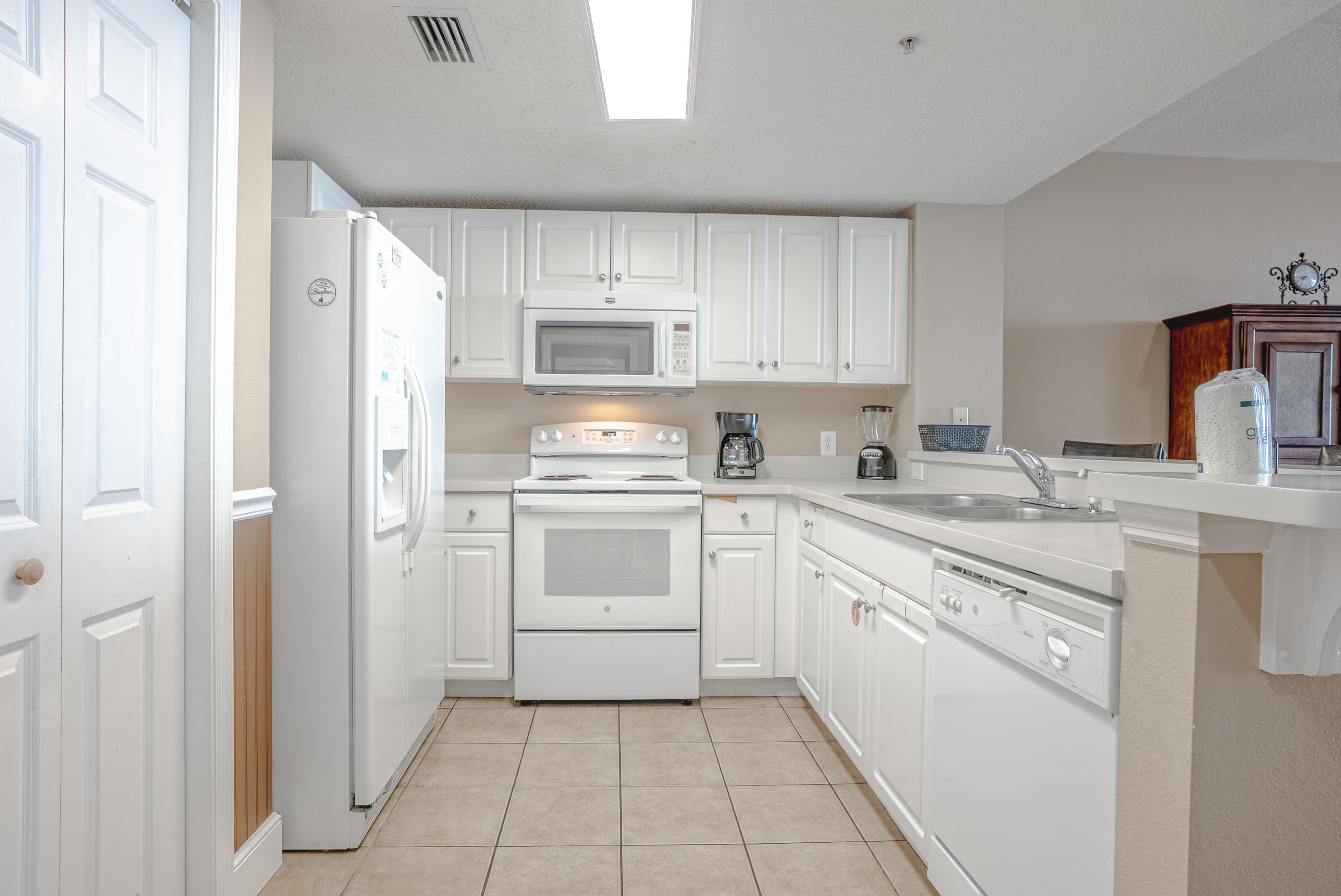 MAJESTIC BEACH TOWERS I - Residential