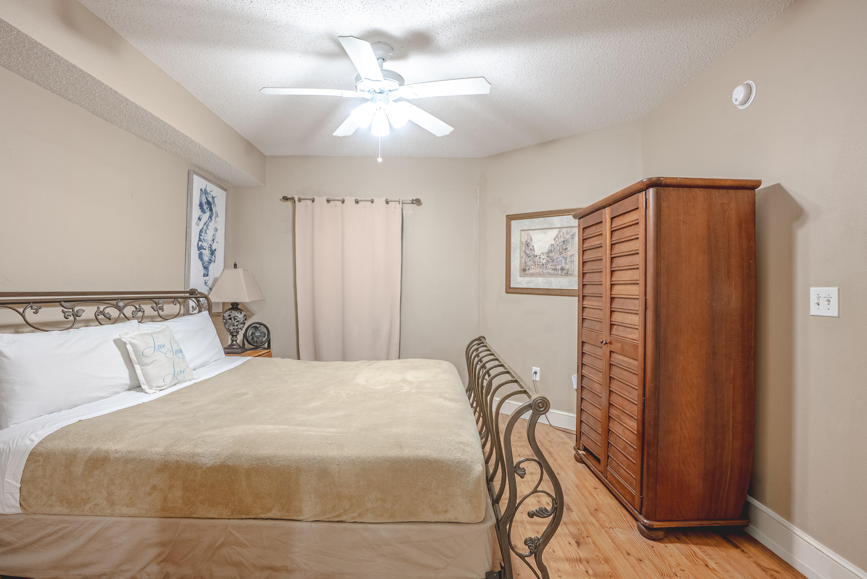 MAJESTIC BEACH TOWERS I - Residential