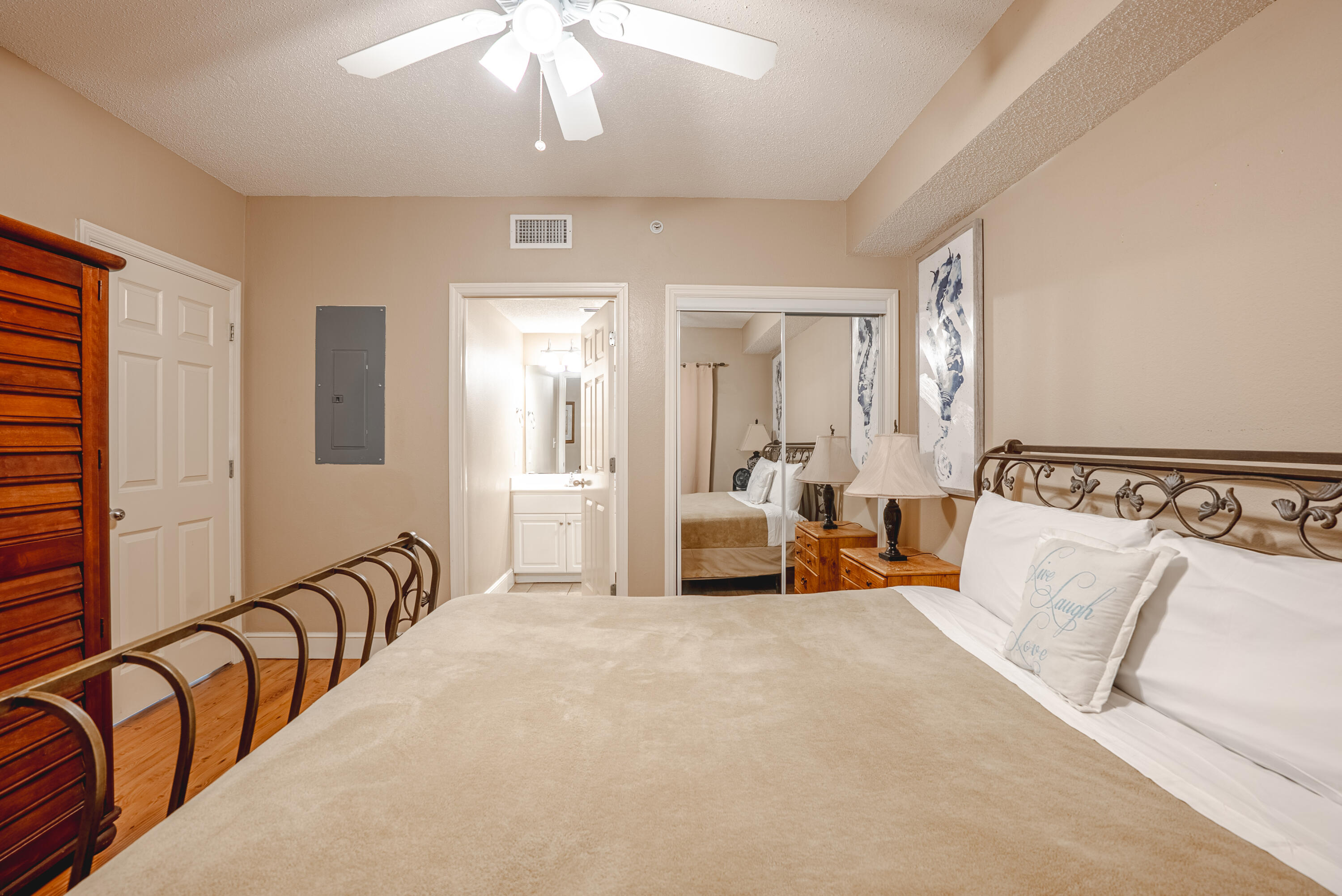 MAJESTIC BEACH TOWERS I - Residential