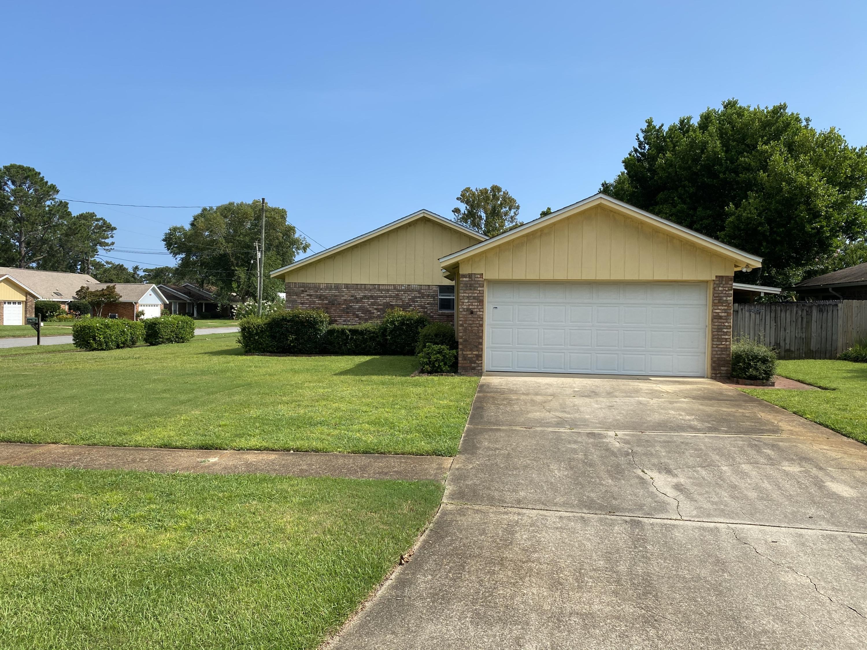 MARY ESTHER MANOR - Residential