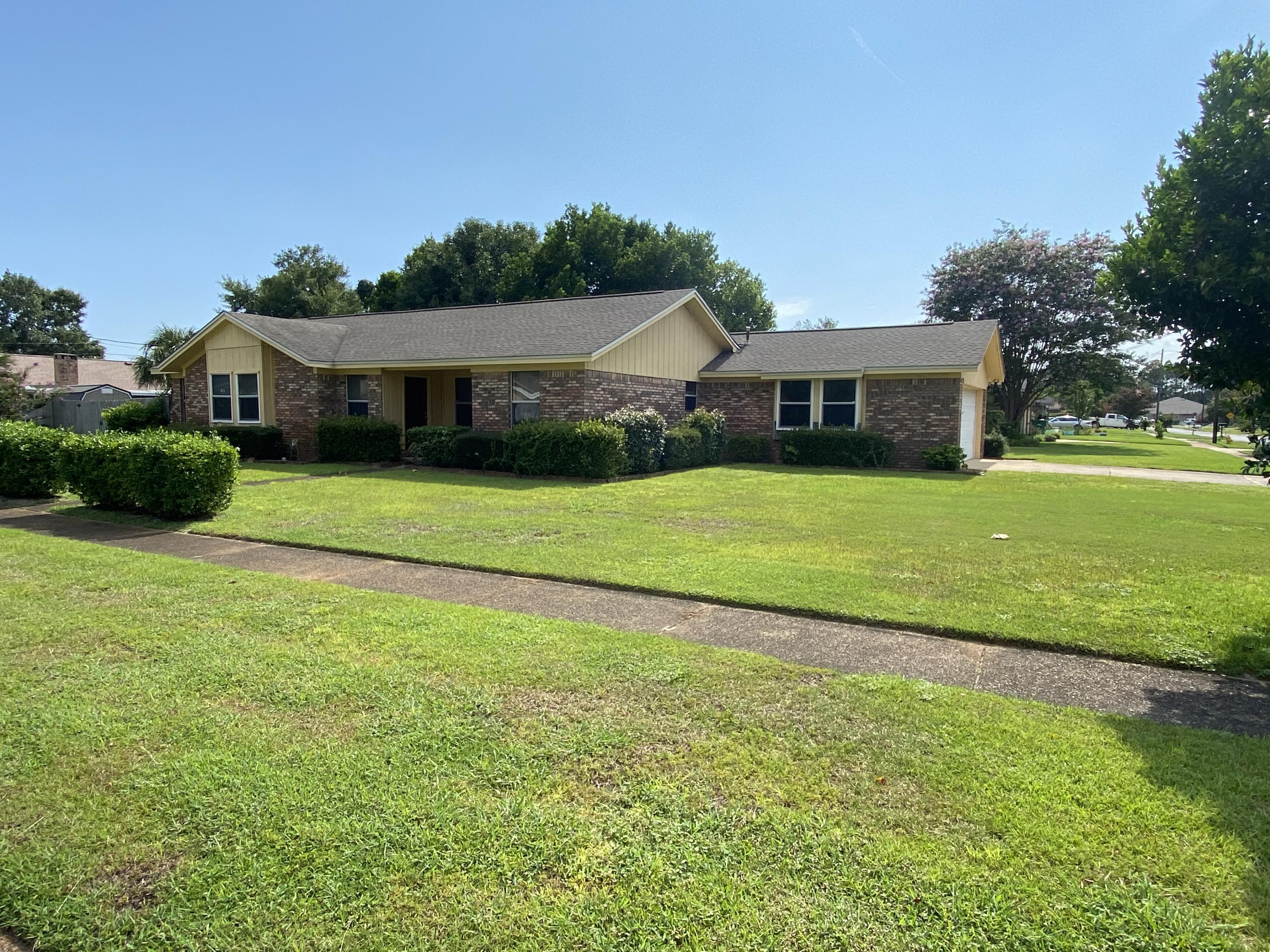 MARY ESTHER MANOR - Residential