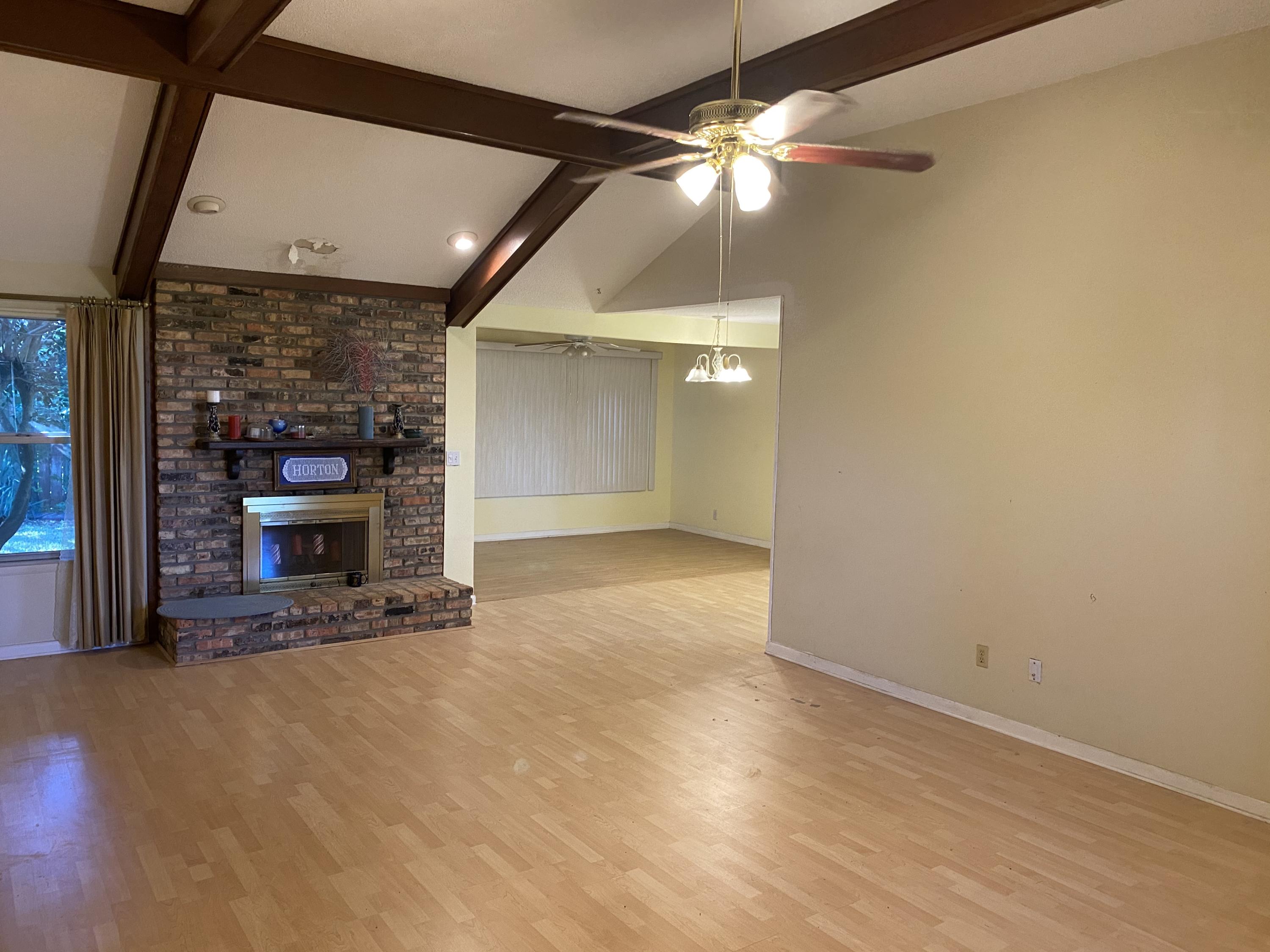 MARY ESTHER MANOR - Residential