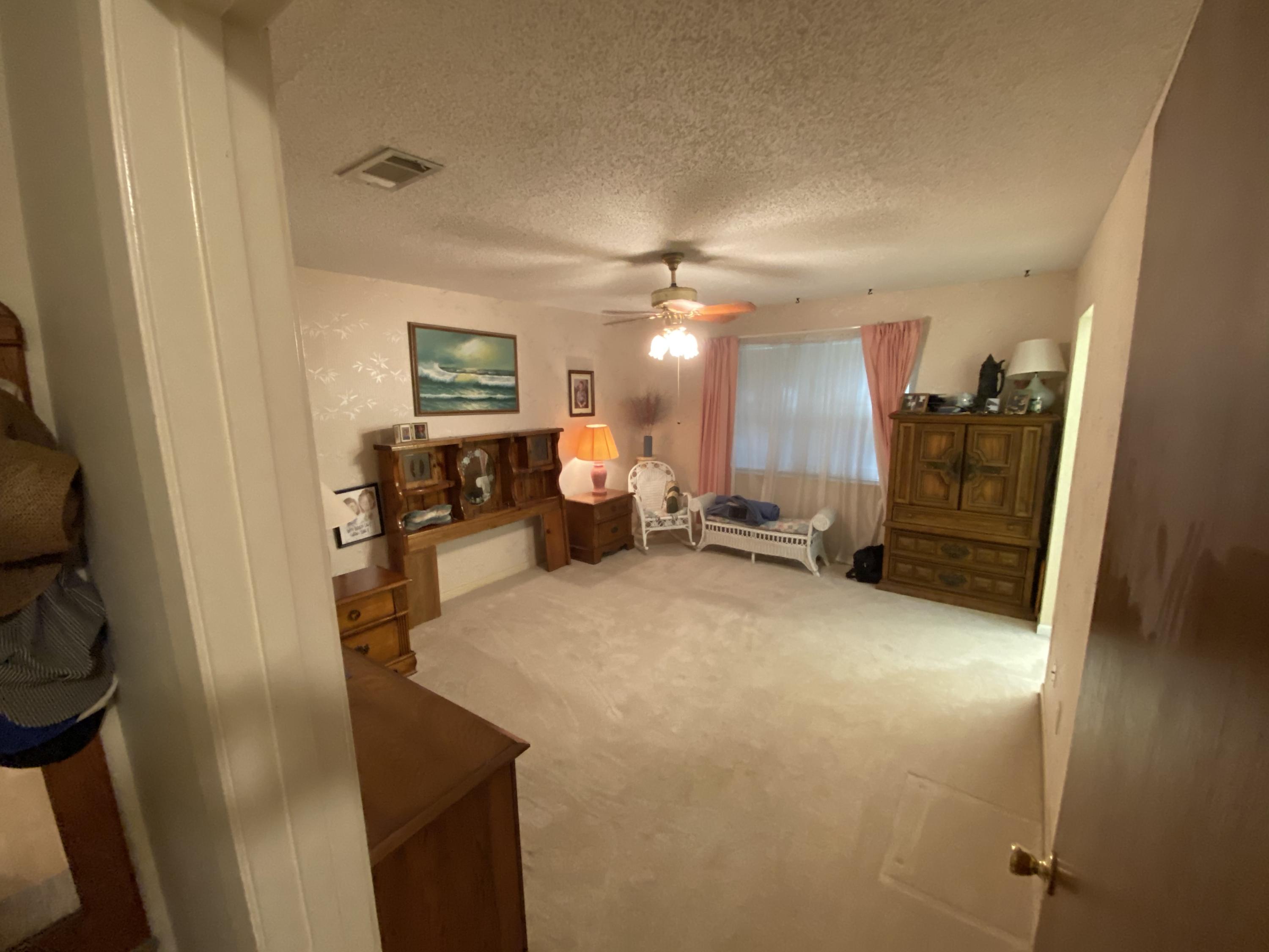 MARY ESTHER MANOR - Residential