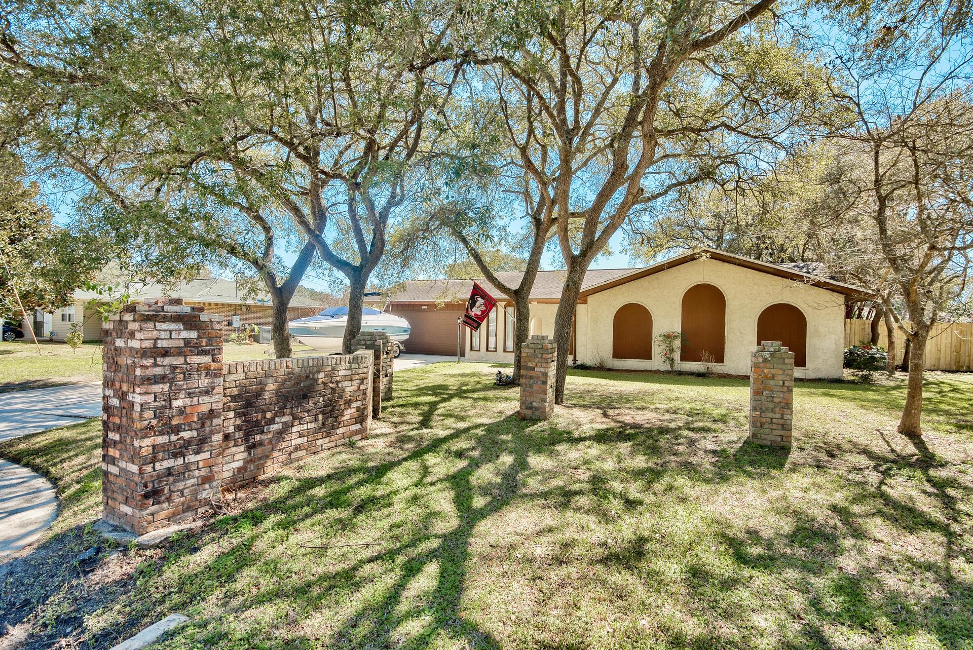 OAKRIDGE MANOR - Residential