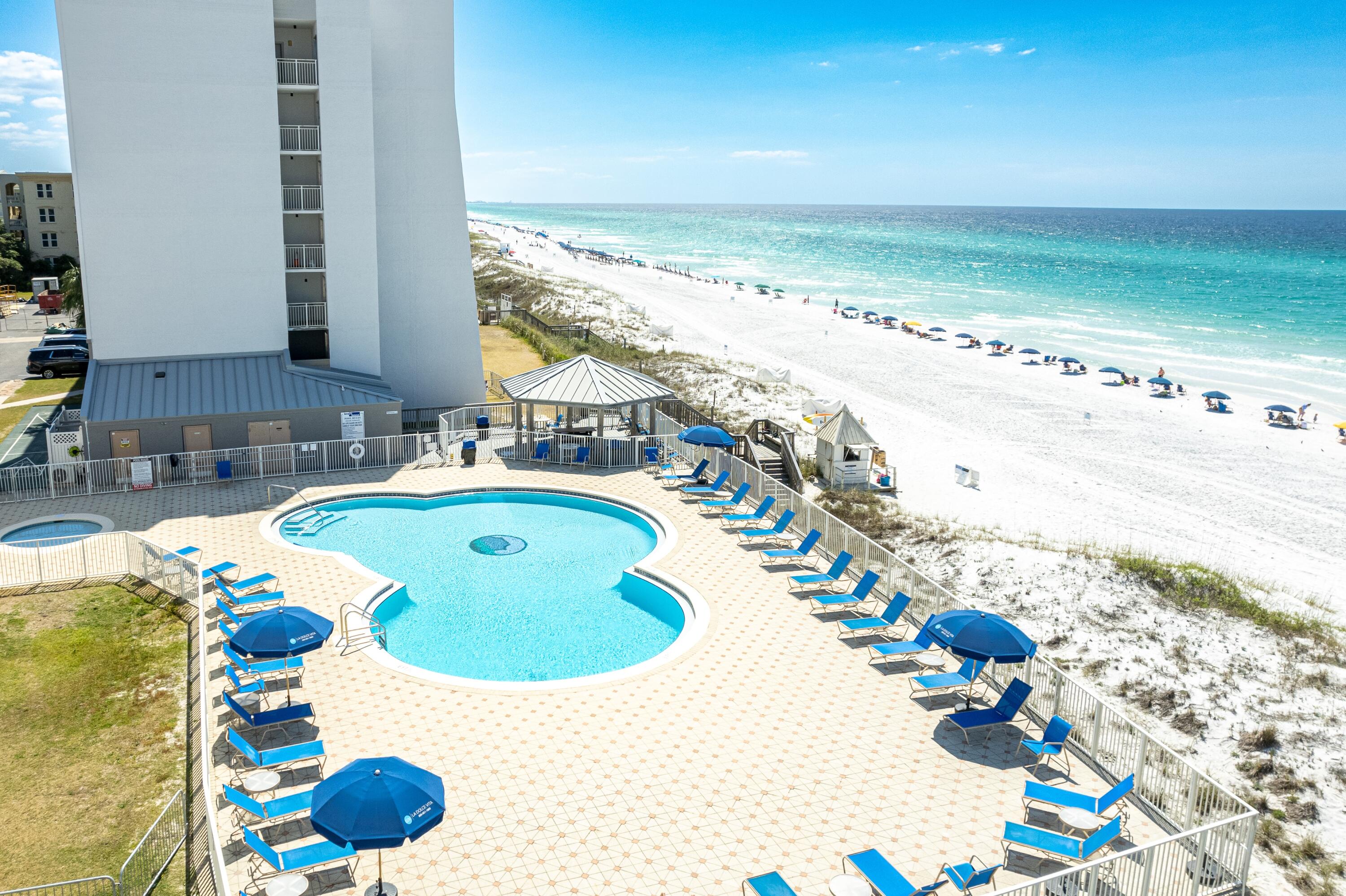 BEACH HOUSE CONDO PH 1 - Residential