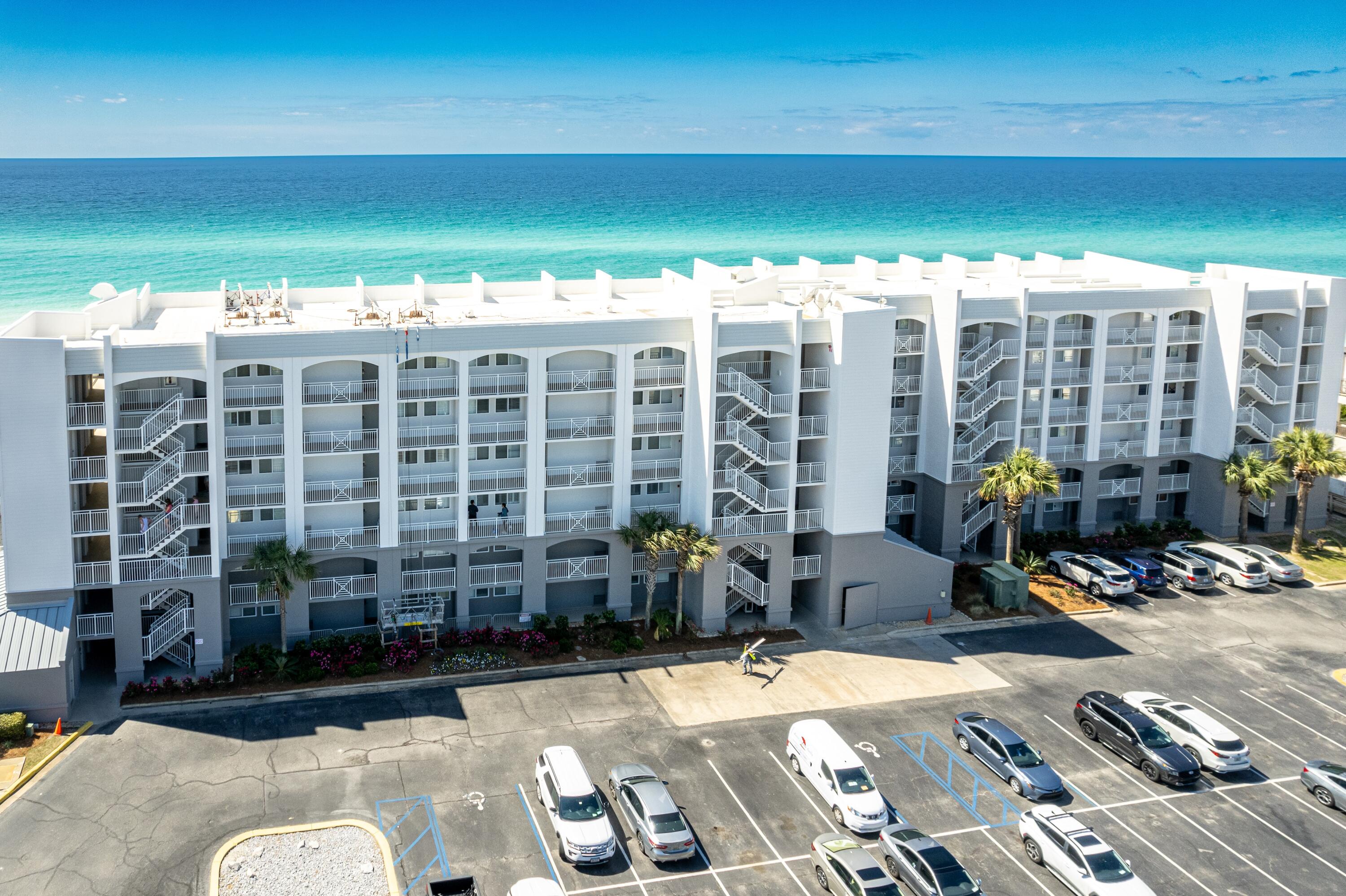 BEACH HOUSE CONDO PH 1 - Residential