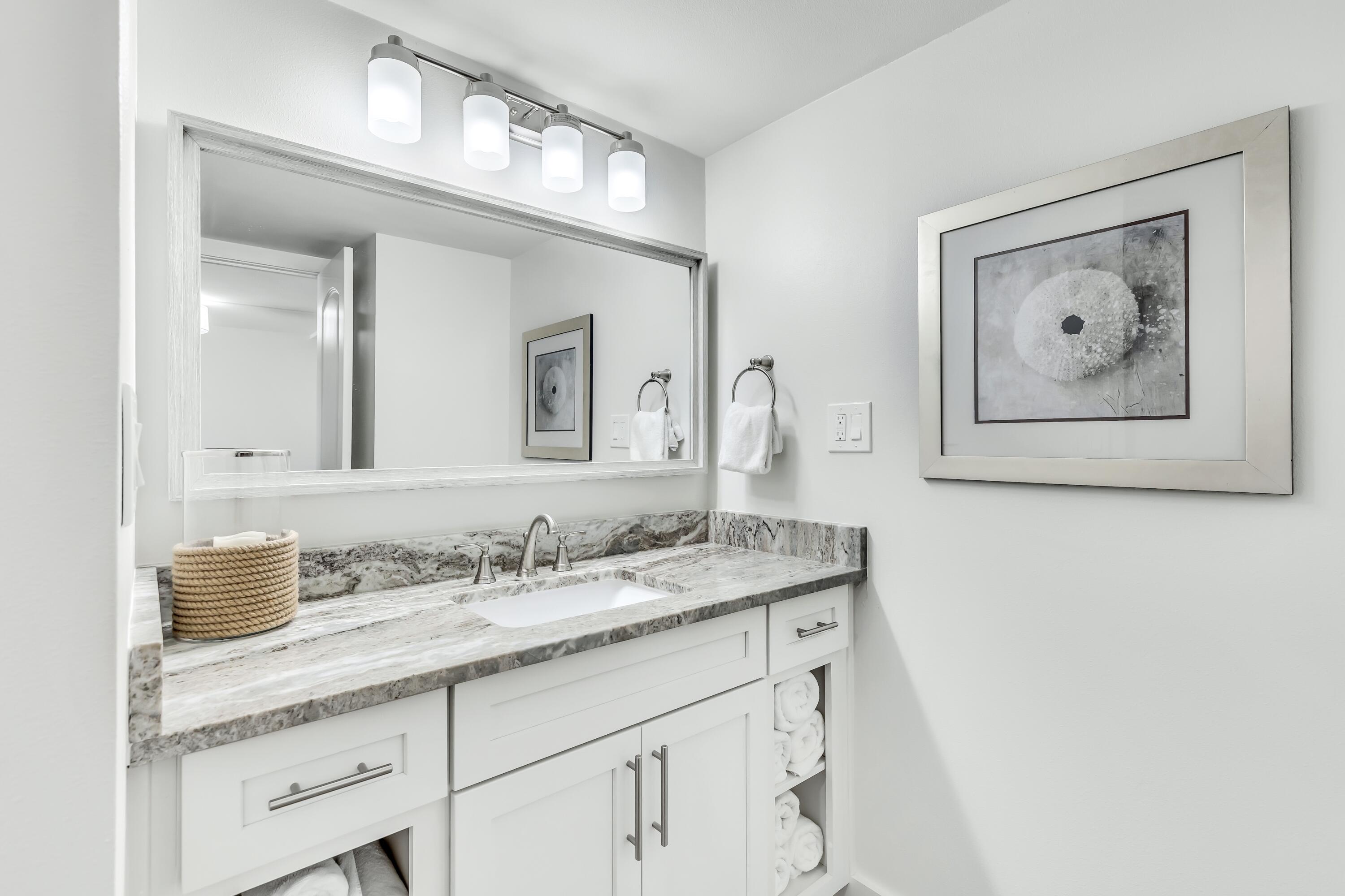 BEACH HOUSE CONDO PH 1 - Residential